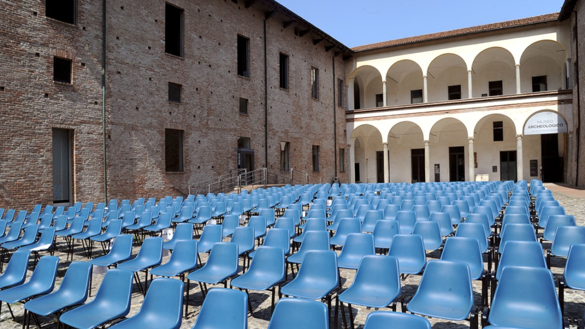 Stasera al Farnese Debora Villa con “Gli uomini vengono da Marte le donne da Venere"