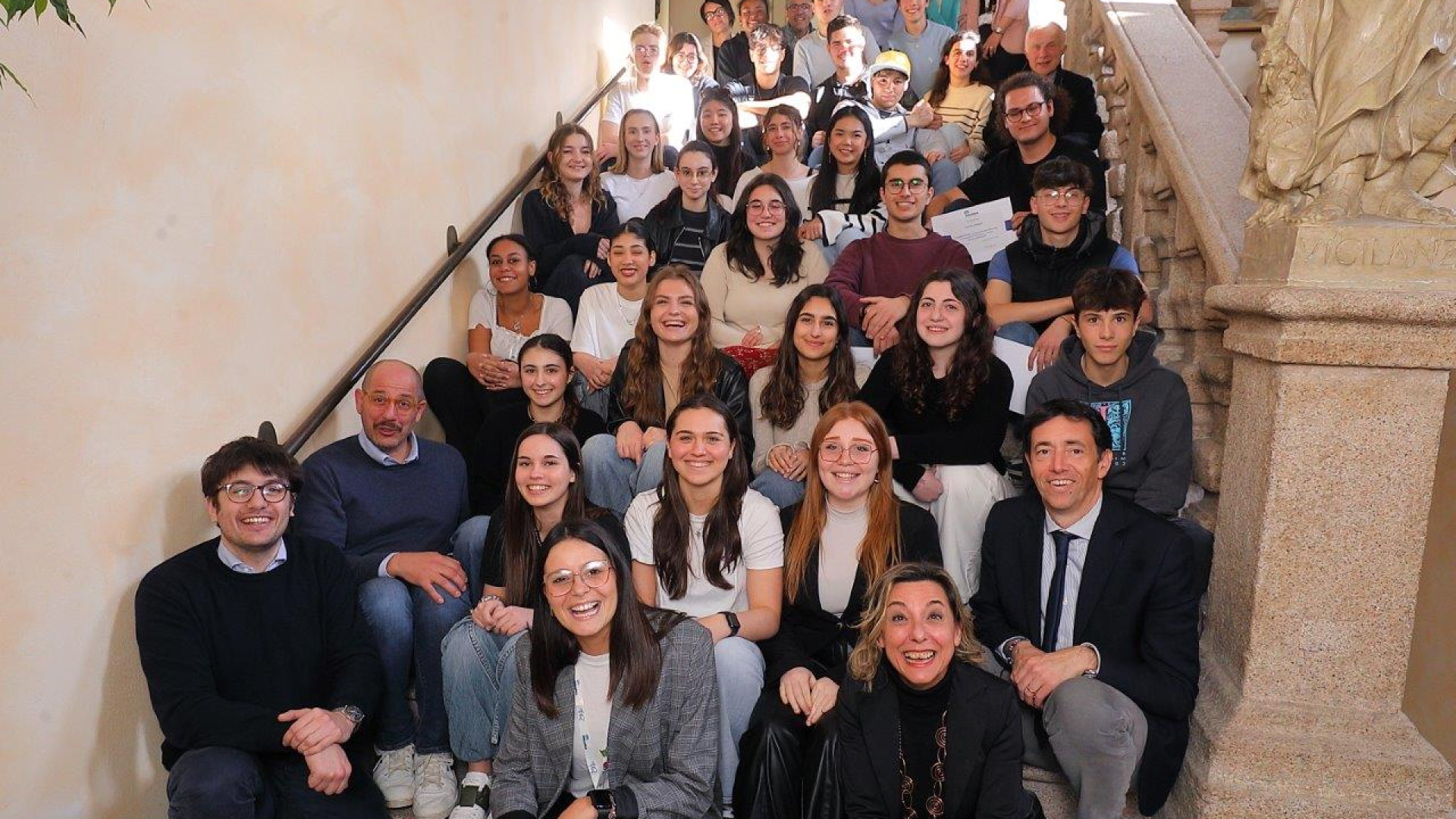 In municipio i 14 ragazzi del progetto Intercultura: "Piacenza città ospitale"