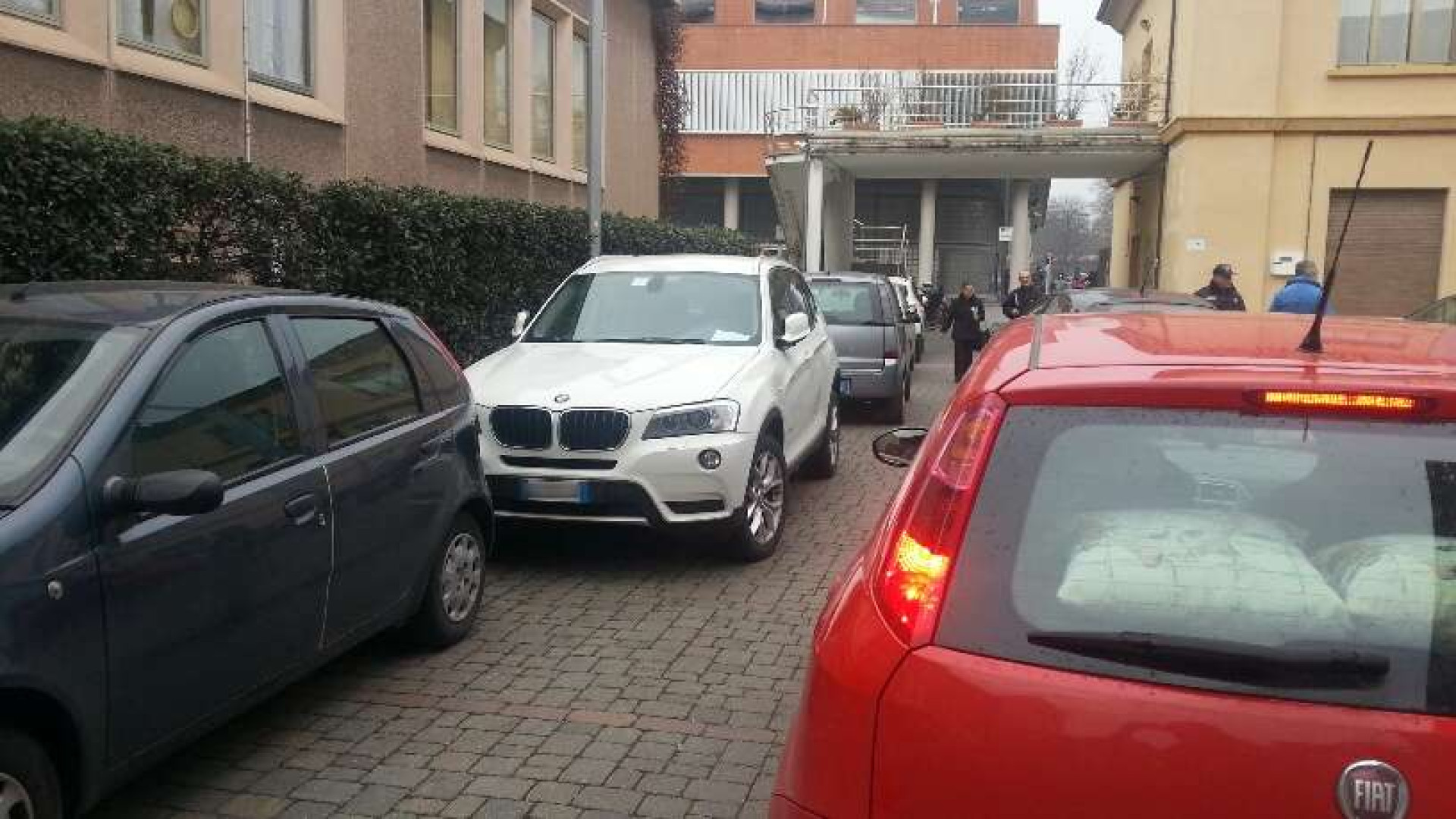 Ospedale vecchio: da lunedì giro di vite su ingressi e auto in sosta