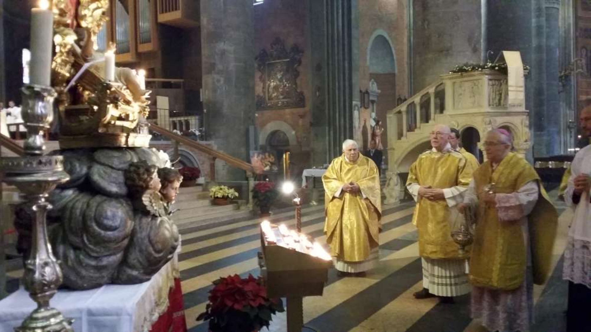Festività natalizie tra riti, brindisi e cultura. Gli eventi da non perdere. Auguri di Buon Natale da Libertà.it
