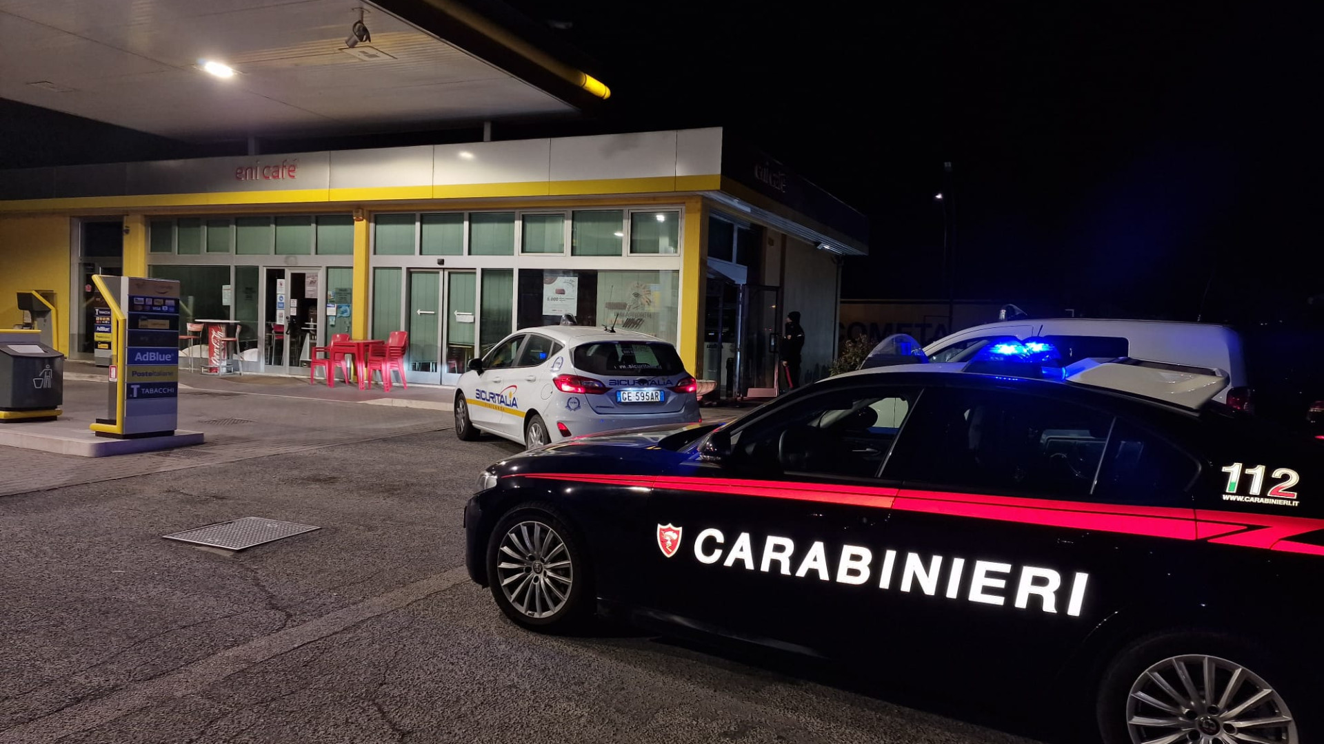 Ladri al bar di un distributore di carburante sulla Caorsana, rubato il fondo cassa