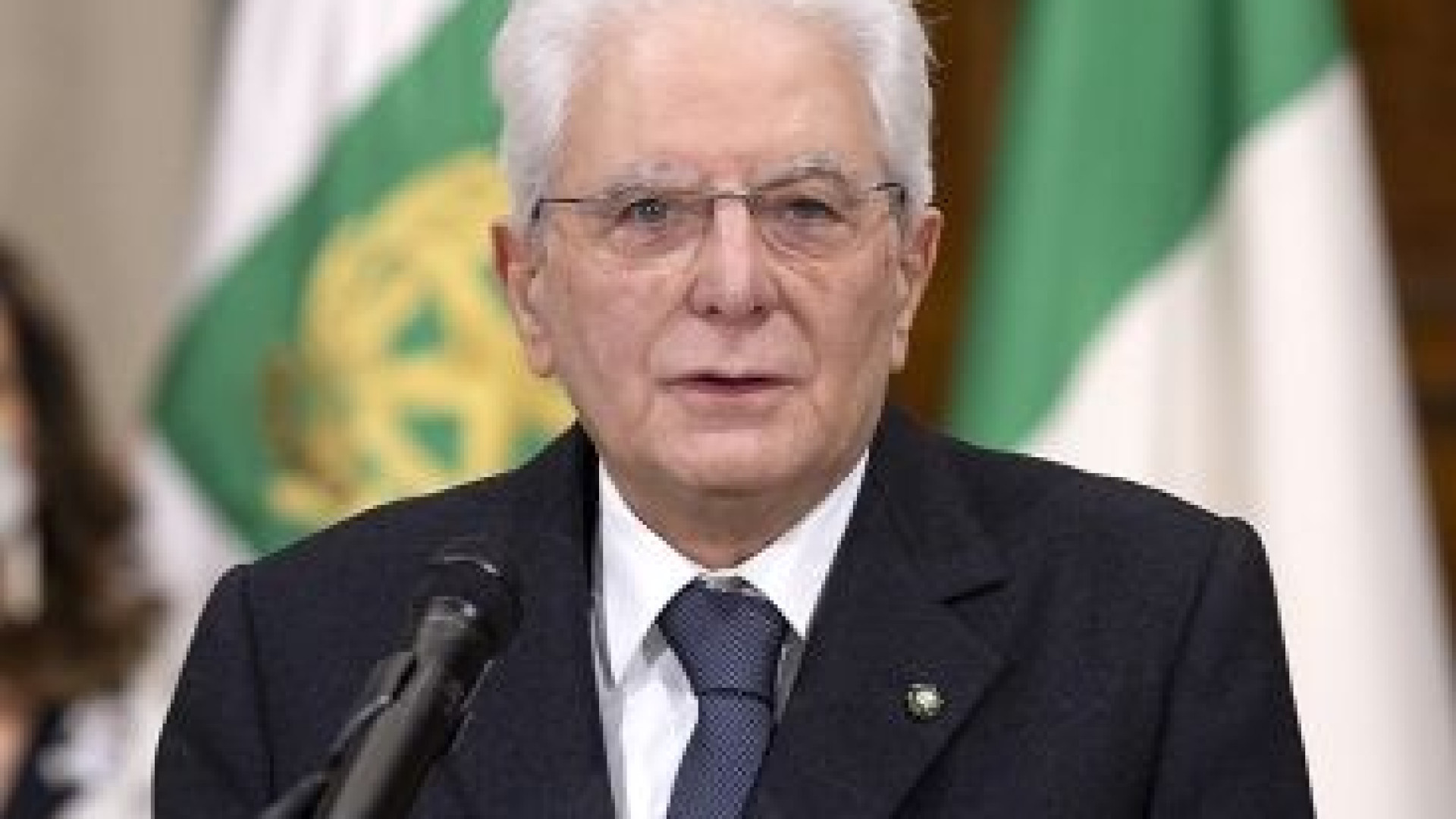 Giù la mascherina. "Mi fido di te...". I piacentini (tranne uno) confermano Mattarella