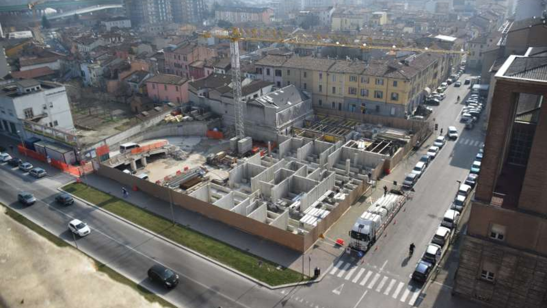 Ex Enel, proseguono i lavori. Petizione per dire no al cantiere