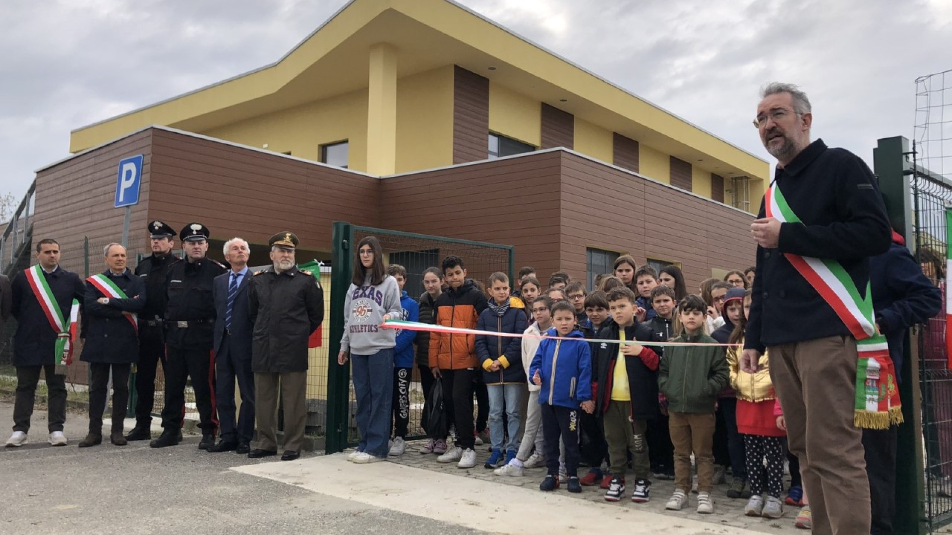 "Questo è per voi". Inaugurati i nuovi spazi delle scuole elementari di Gossolengo