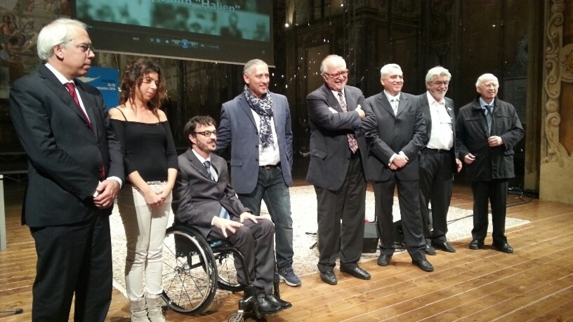 Premio Anmil 2014: "Sei esempi d'impegno civile". Show di Oreglio