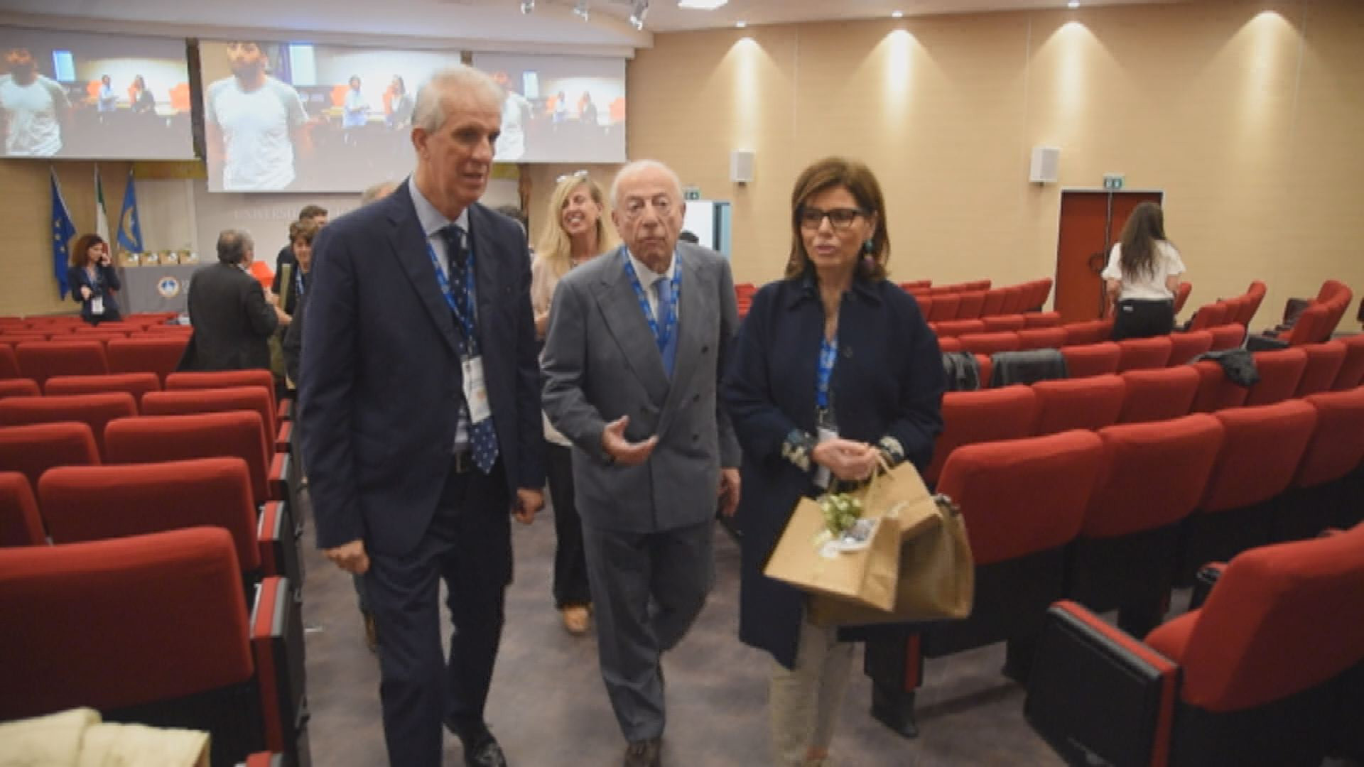 "Lasciamo governare Di Maio e Salvini": presidente di Mediaset alla convention della Cattolica
