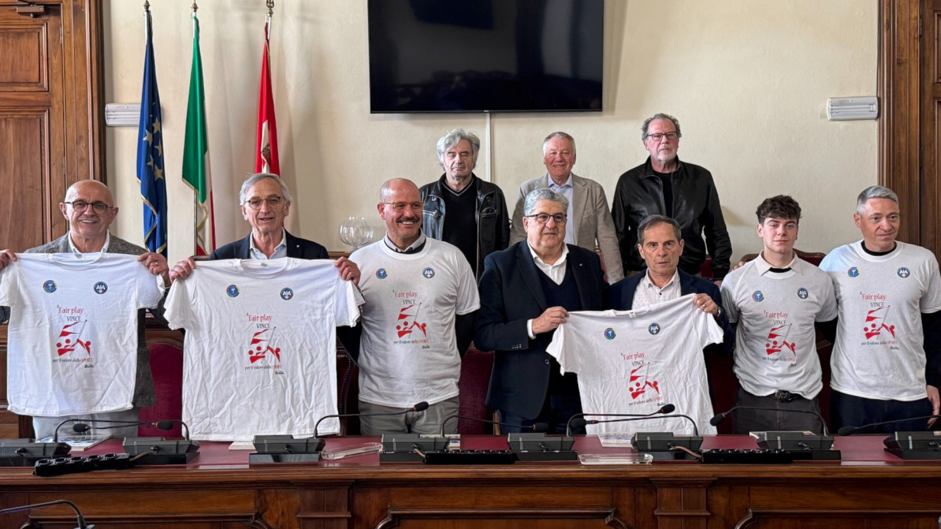 “Il fair play vince per il valore dello sport”: una maglietta per dire no alla violenza