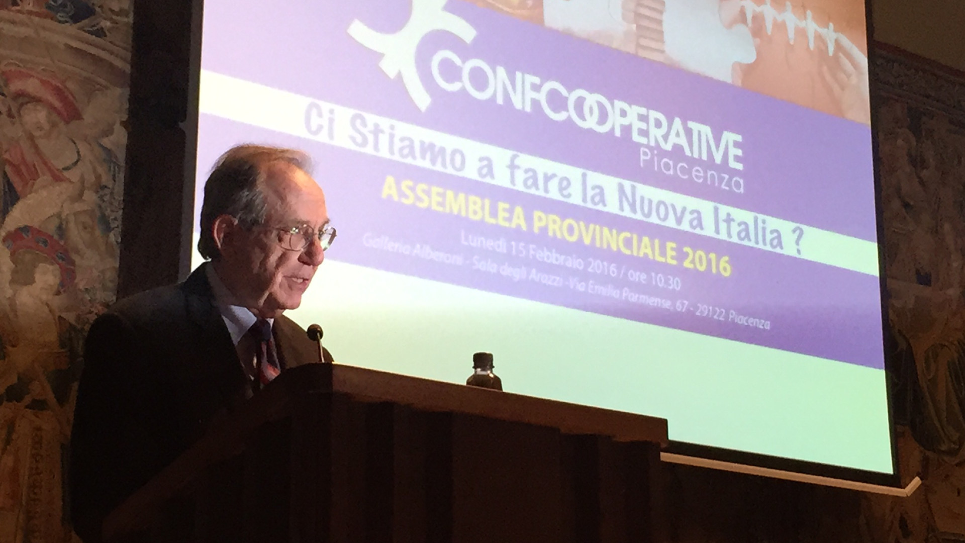 Congresso Confcooperative, Padoan: "Sospese le tasse dagli alluvionati"