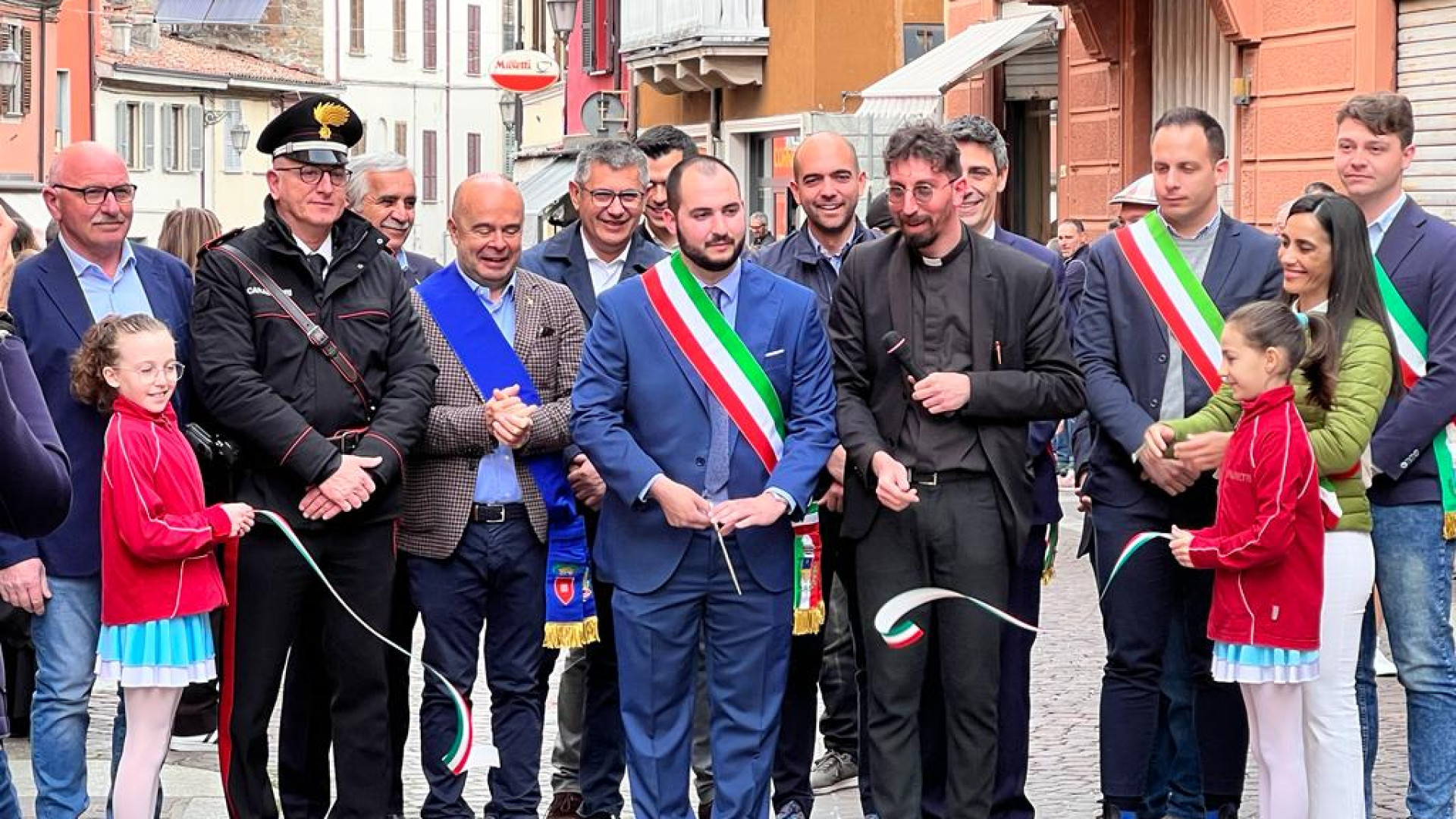 Ponte dell'Olio torna a celebrare la pancetta con la fiera tra le vie del borgo
