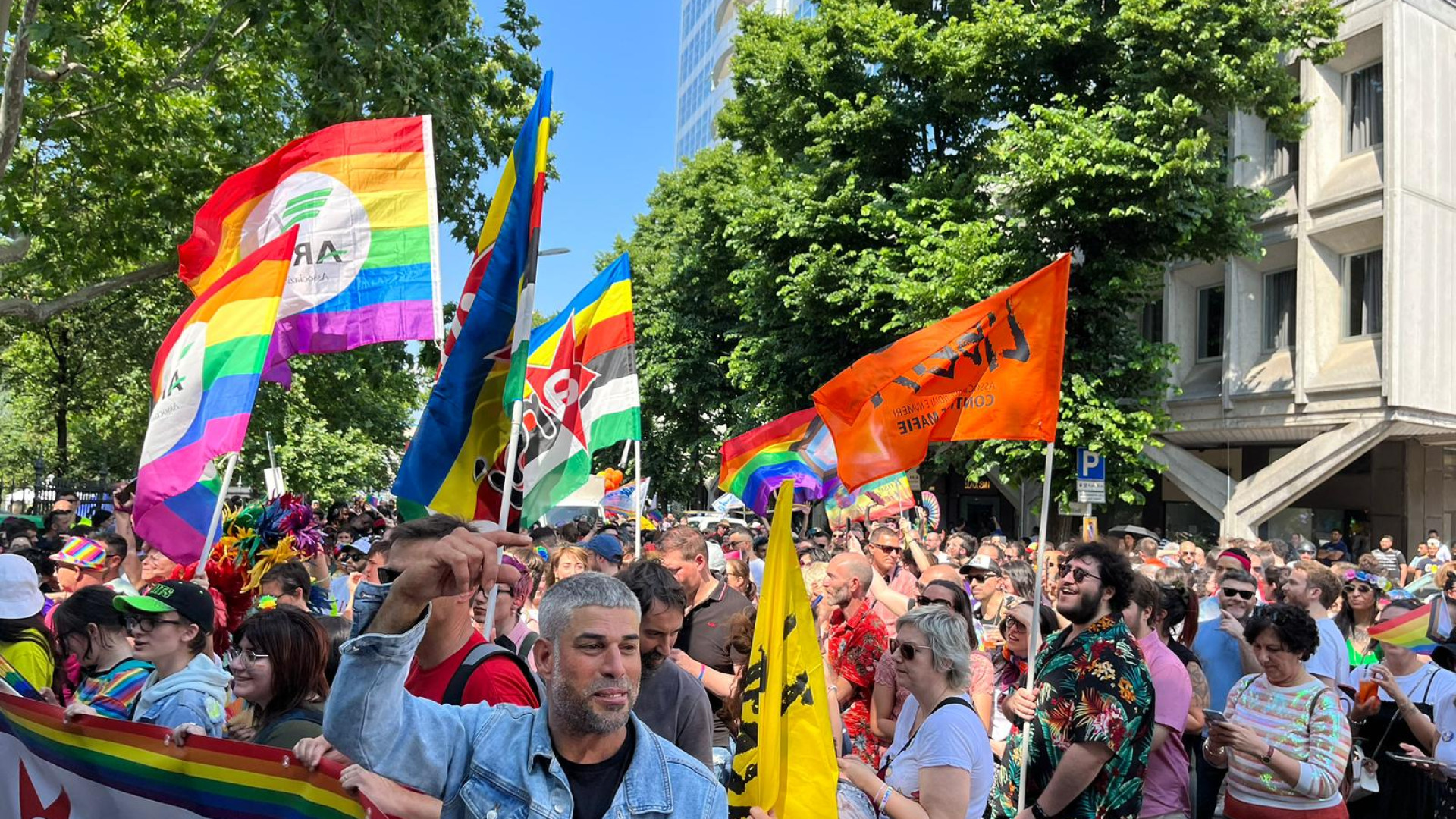 In tremila al primo Pride di Piacenza. Luxuria: "Diritti, uguaglianza e libertà"