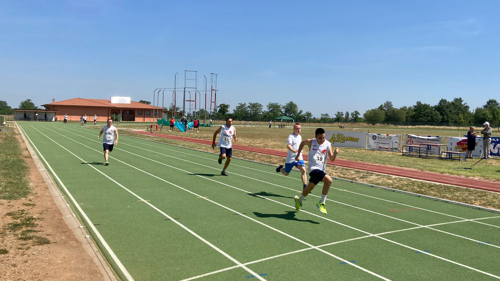Atleti disabili in pista al Dordoni con le gare inclusive dello Special Dream Team