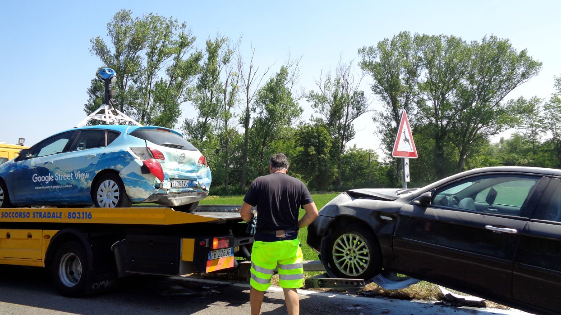 Tamponamento a Canneto di Gazzola: sfasciata l’auto di Google Street View