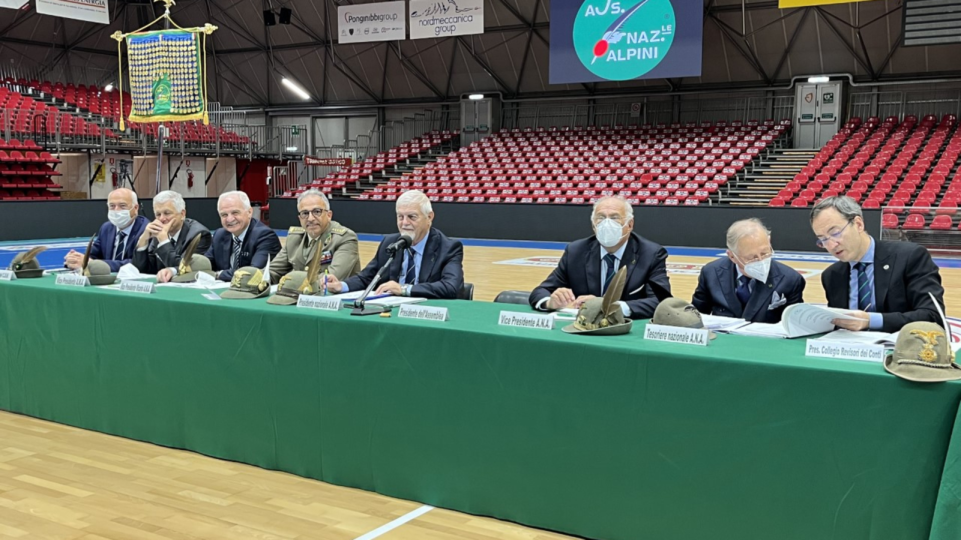 Assemblea alpini al Palabanca, Favero confermato presidente Ana