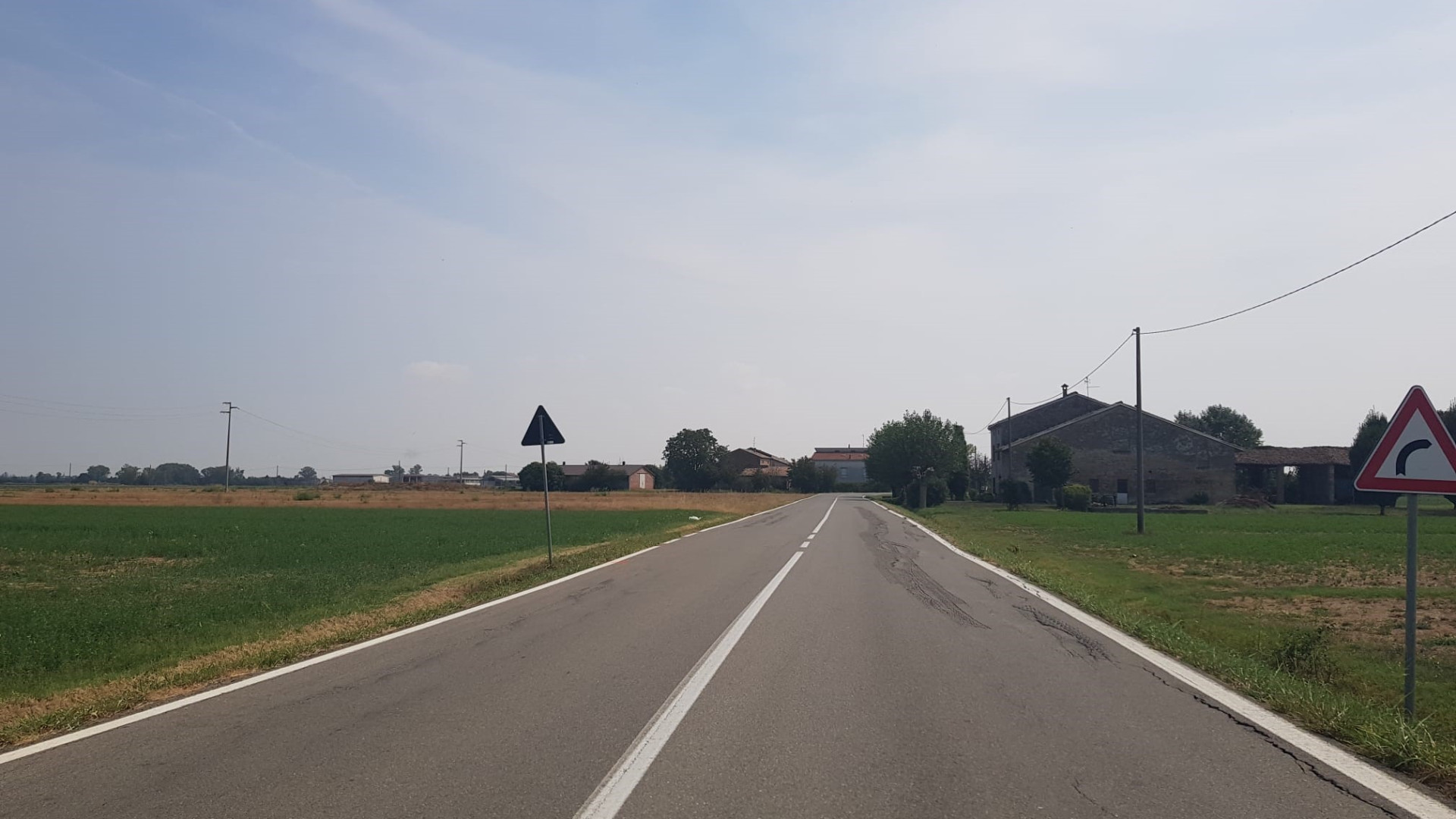 Auto finisce fuori strada a Soragna, gravemente ferita una 19enne di Fiorenzuola