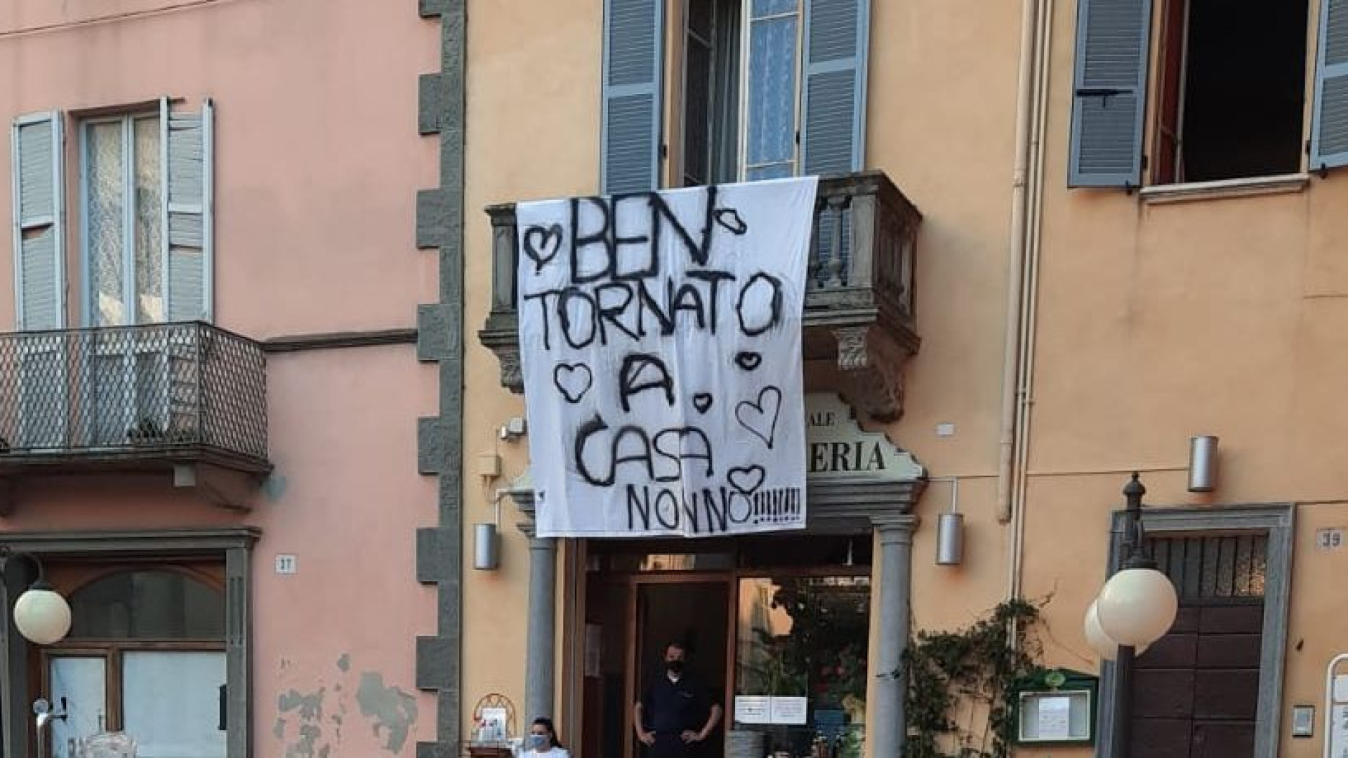 Pasquale torna in pizzeria: "Interminabili i mesi di ricovero con il Covid"