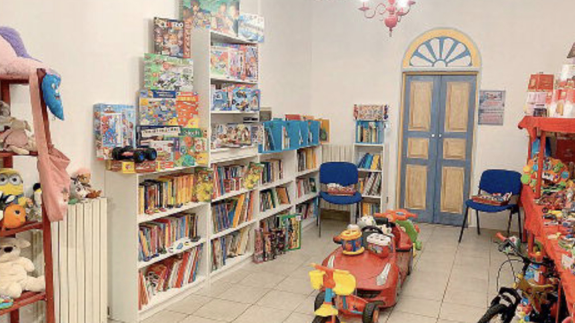 "Babbo Natale è stanco", ci pensano i piacentini: tanti regali per i bisognosi