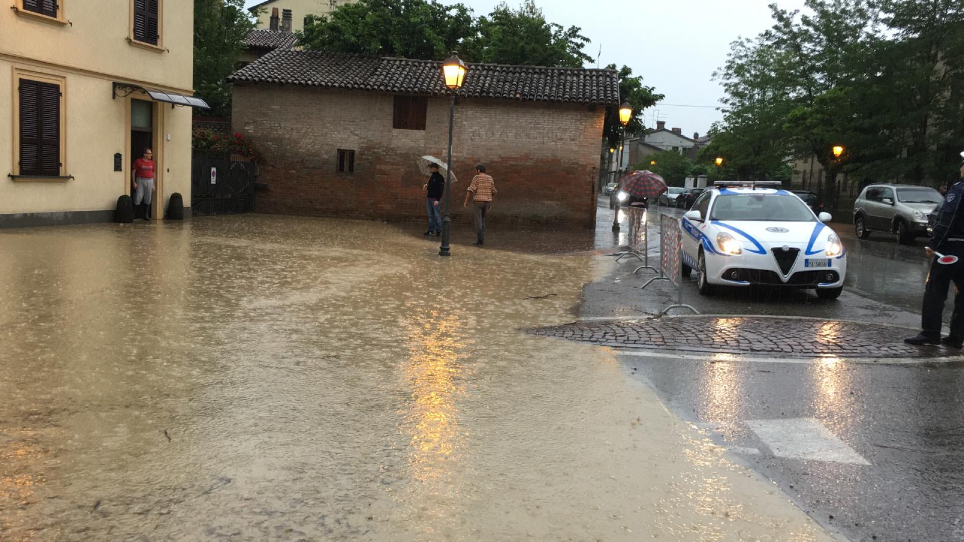 Calendasco inondata, a Sarmato scuole invase dall'acqua FOTO