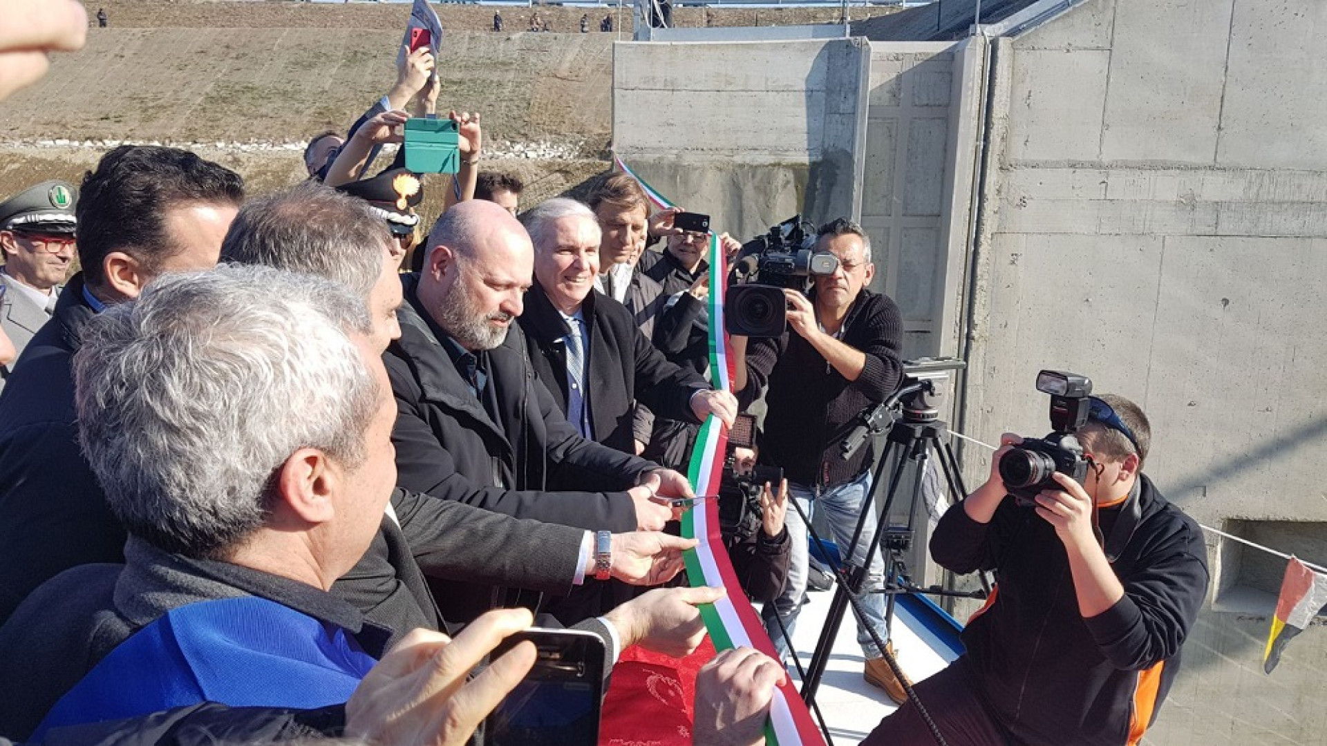 Isola Serafini, inaugurata oggi pomeriggio la nuova conca: progetto da 47 milioni di euro