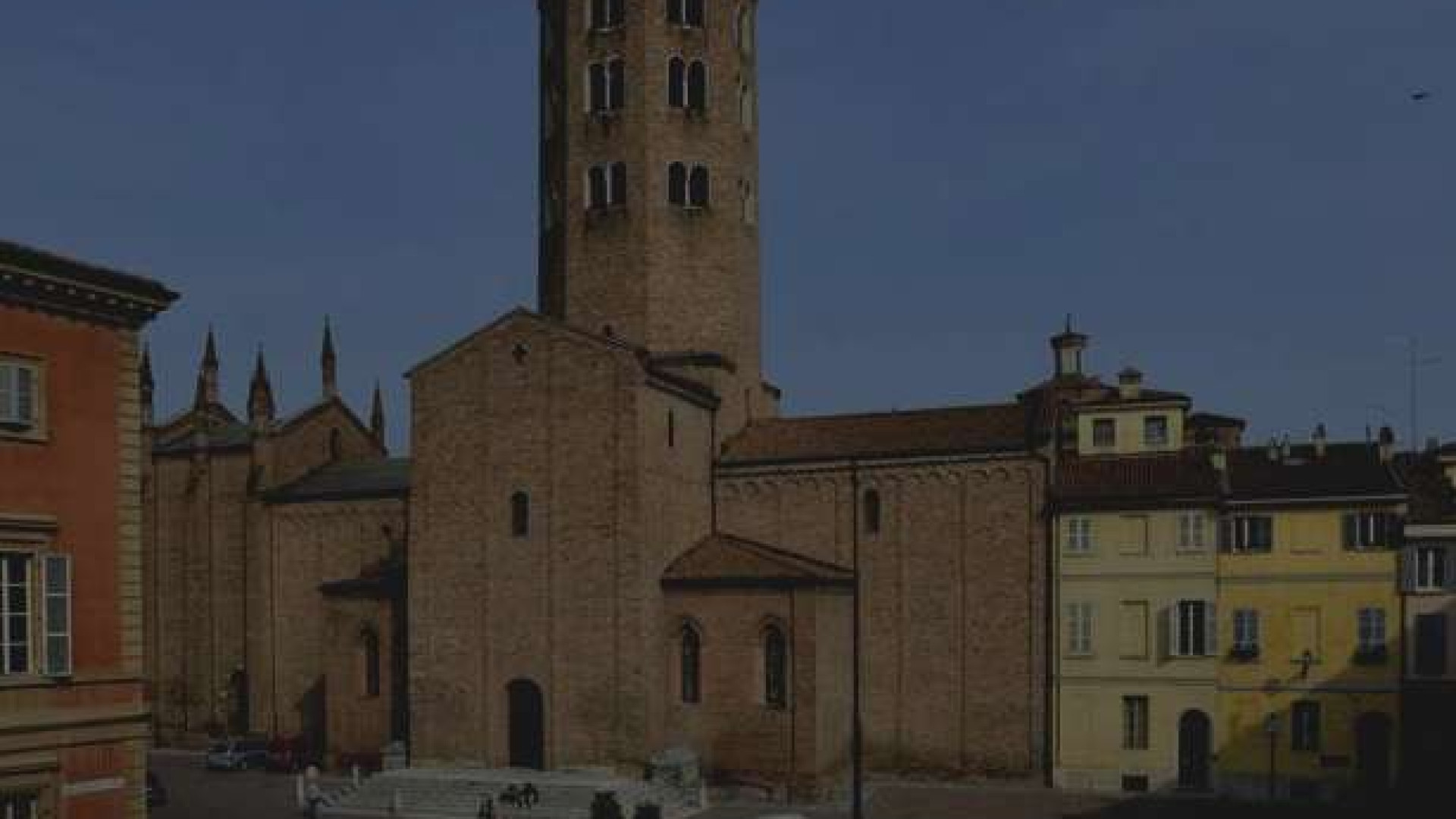 Urinano contro la basilica di Sant'Antonino, multa salatissima per due giovani