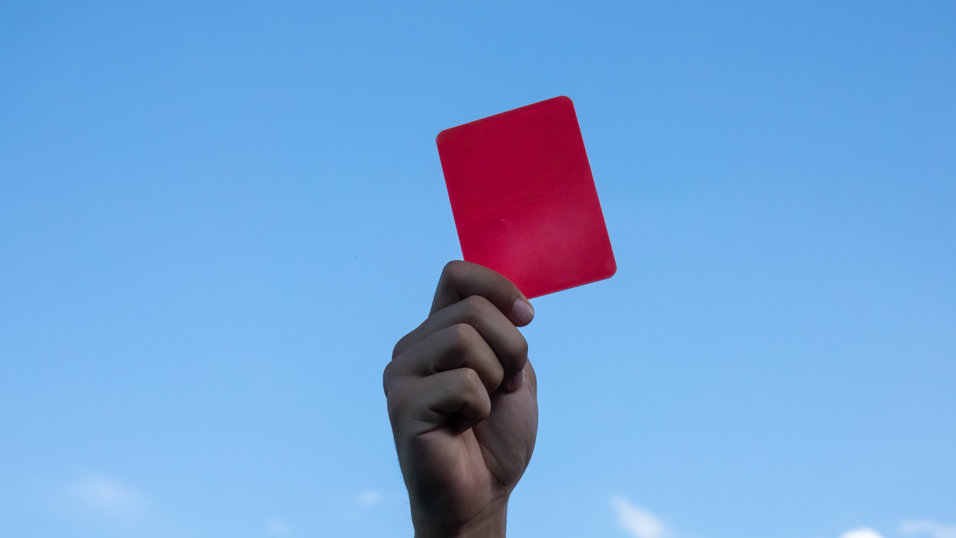 "Doppia testata all'arbitro": calciatore di Terza categoria squalificato fino al 2027