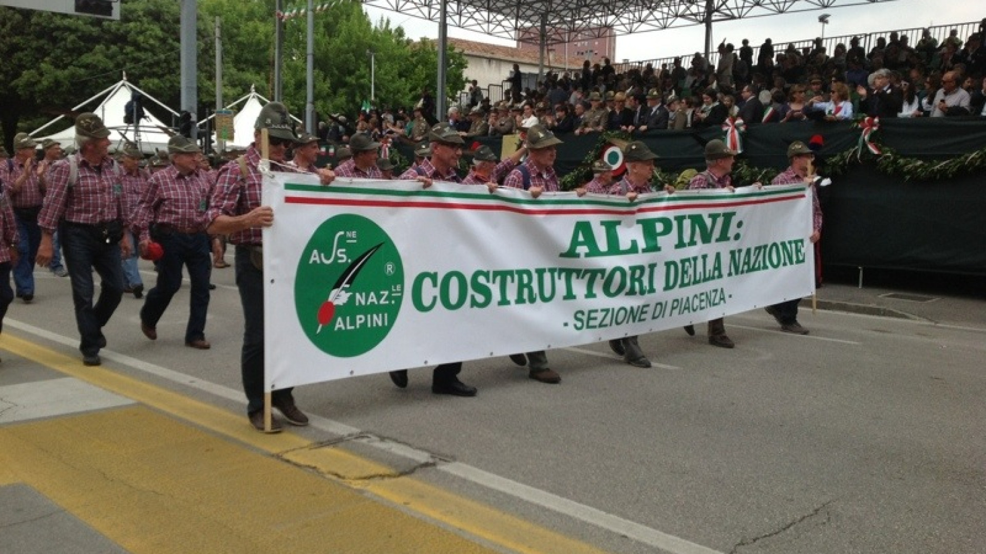 Adunata alpini, sarà esodo verso L'Aquila. Diecimila magliette da Albarola