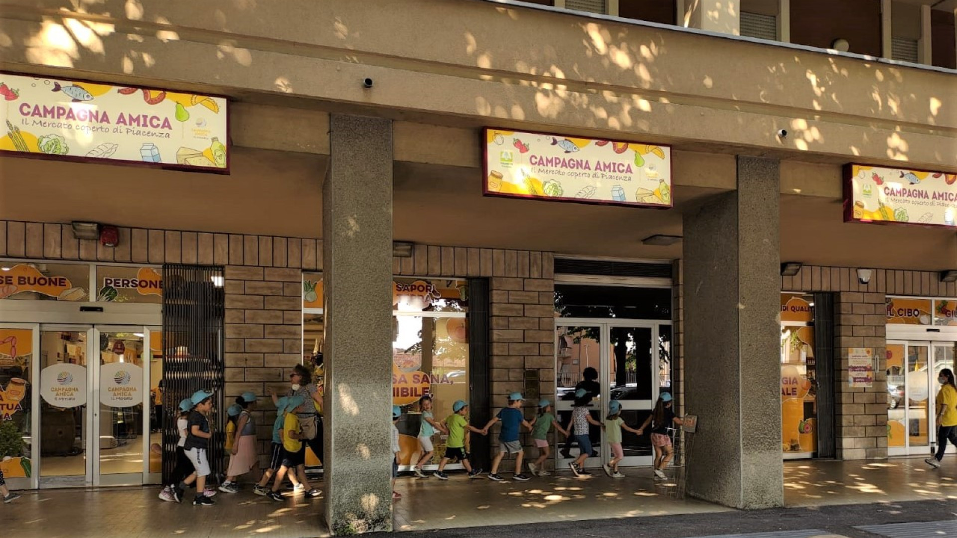 mercato coperto campagna amica di porta galliera