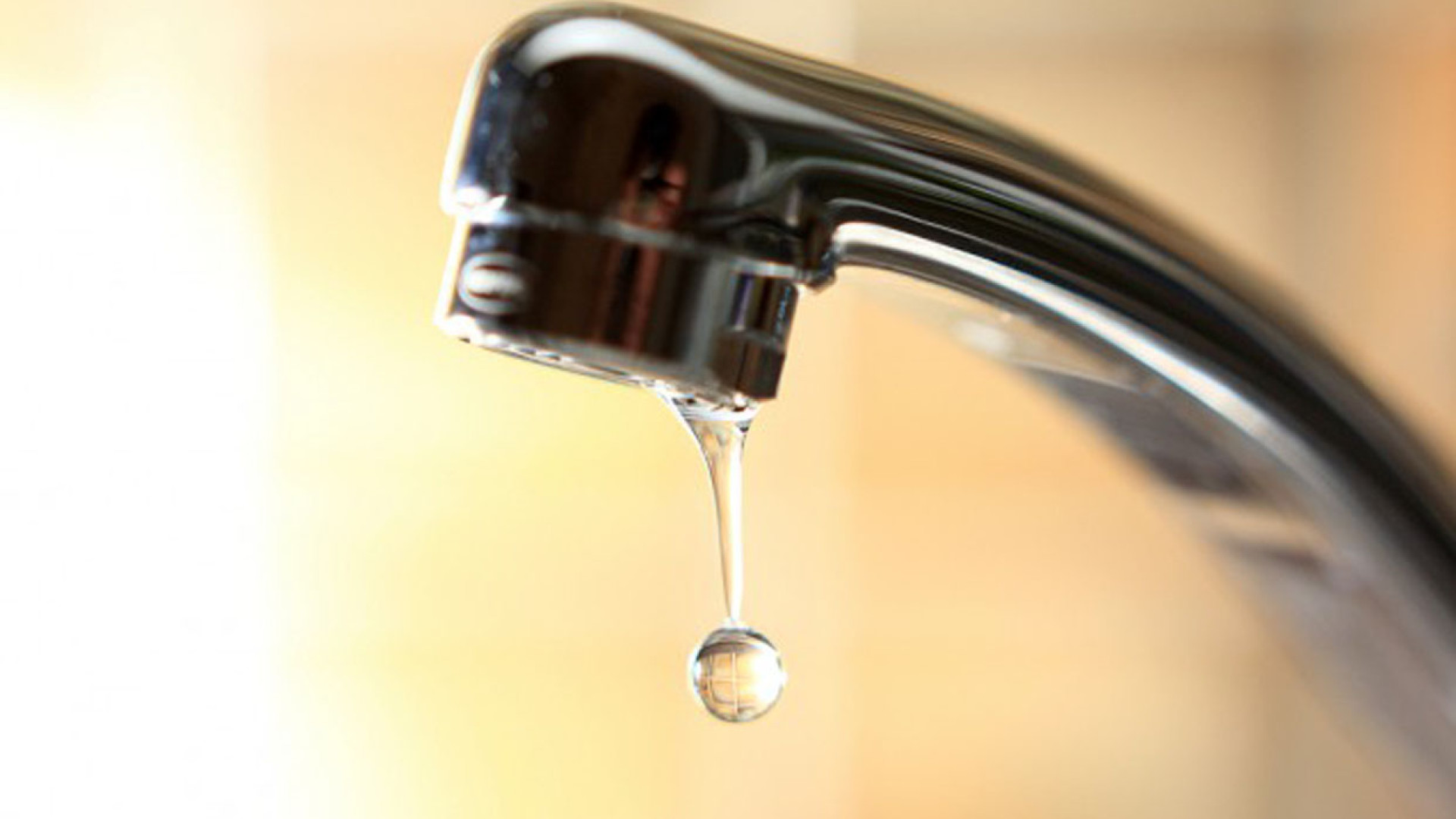 "Acqua rossa dai rubinetti". Era un intervento di manutenzione straordinaria