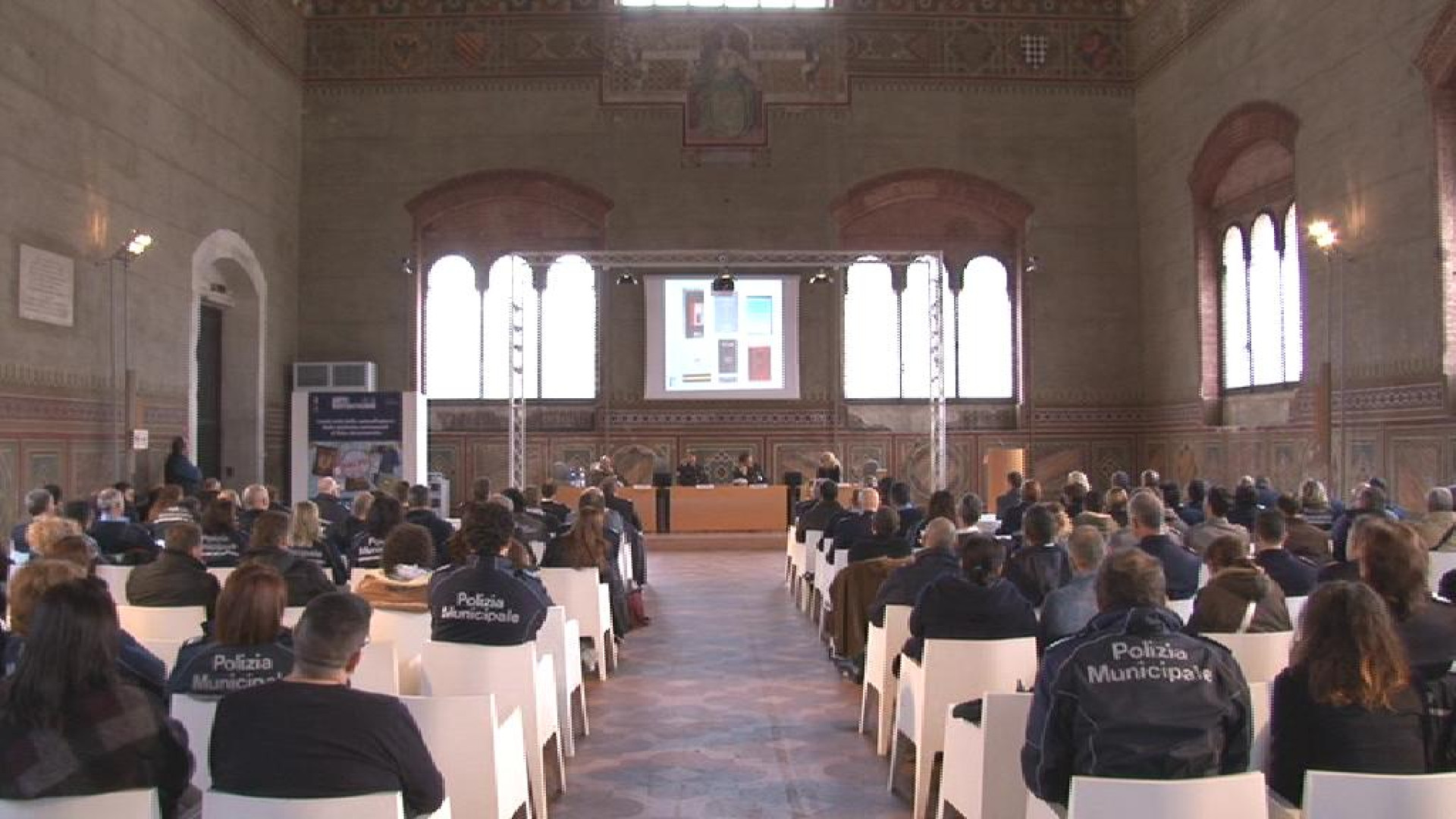 Contraffazione: a Piacenza si falsificano certificati e patenti, 150 casi