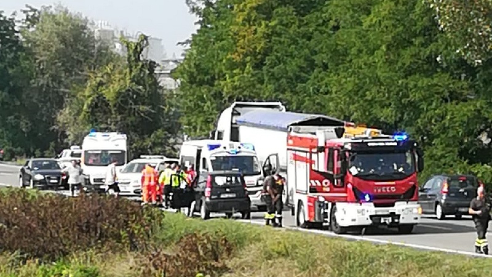 Spaventoso frontale lungo la strada per Stradella: due donne rimaste ferite