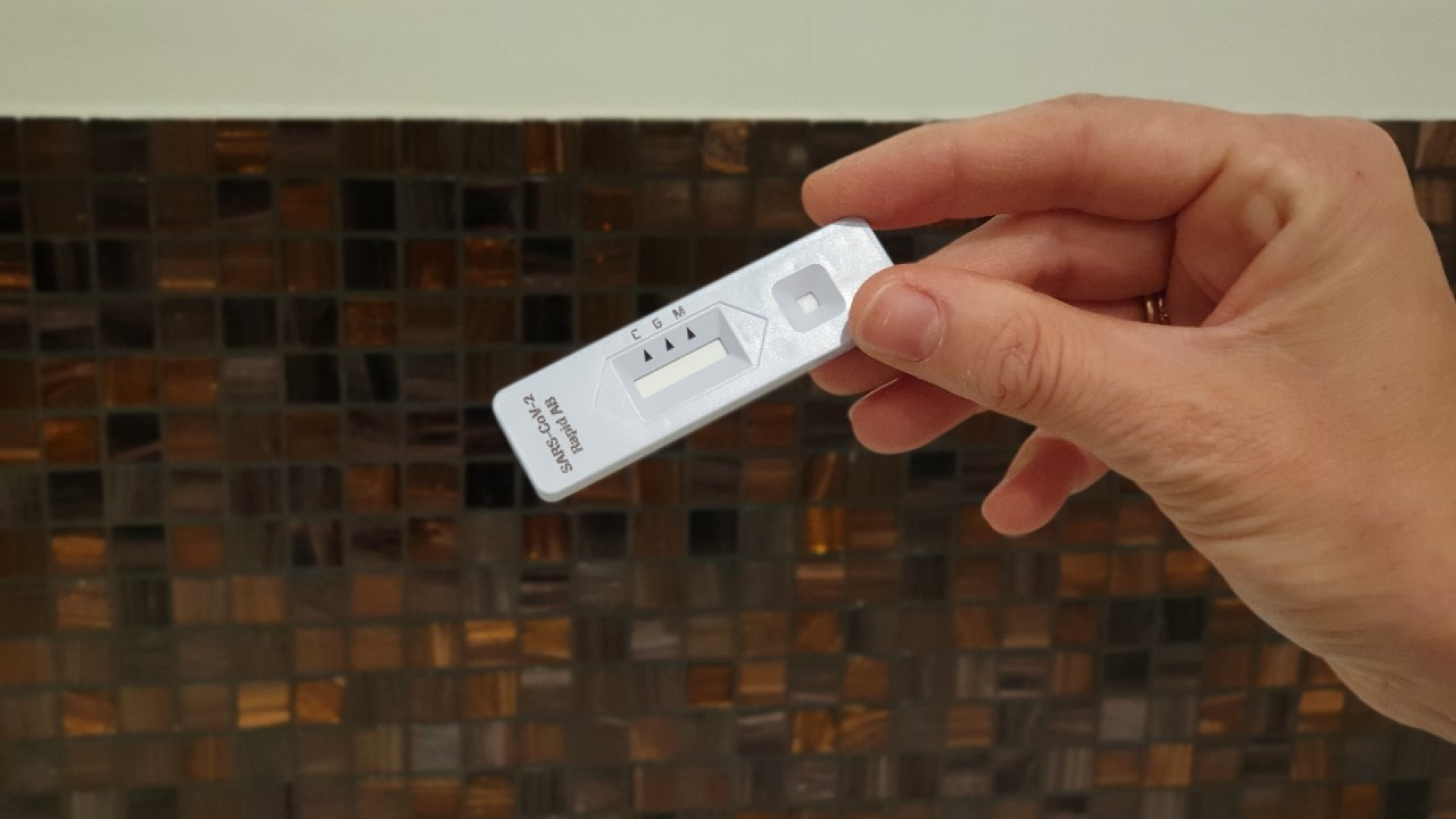 Al via i test per studenti e famiglie: boom di richieste nelle farmacie