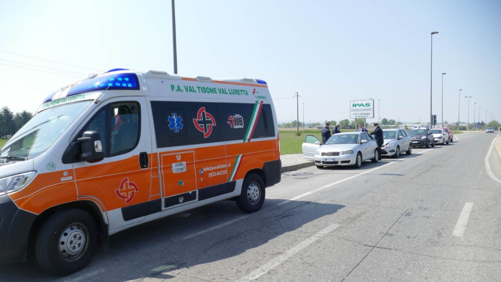 Scontro a Sarmato, apprensione per i bambini sulle auto ma nessun ferito