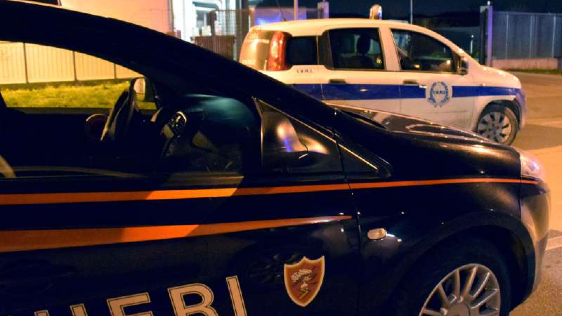 Caorsana, colpo nella notte al negozio di elettronica. Razziati tablet e telefonini