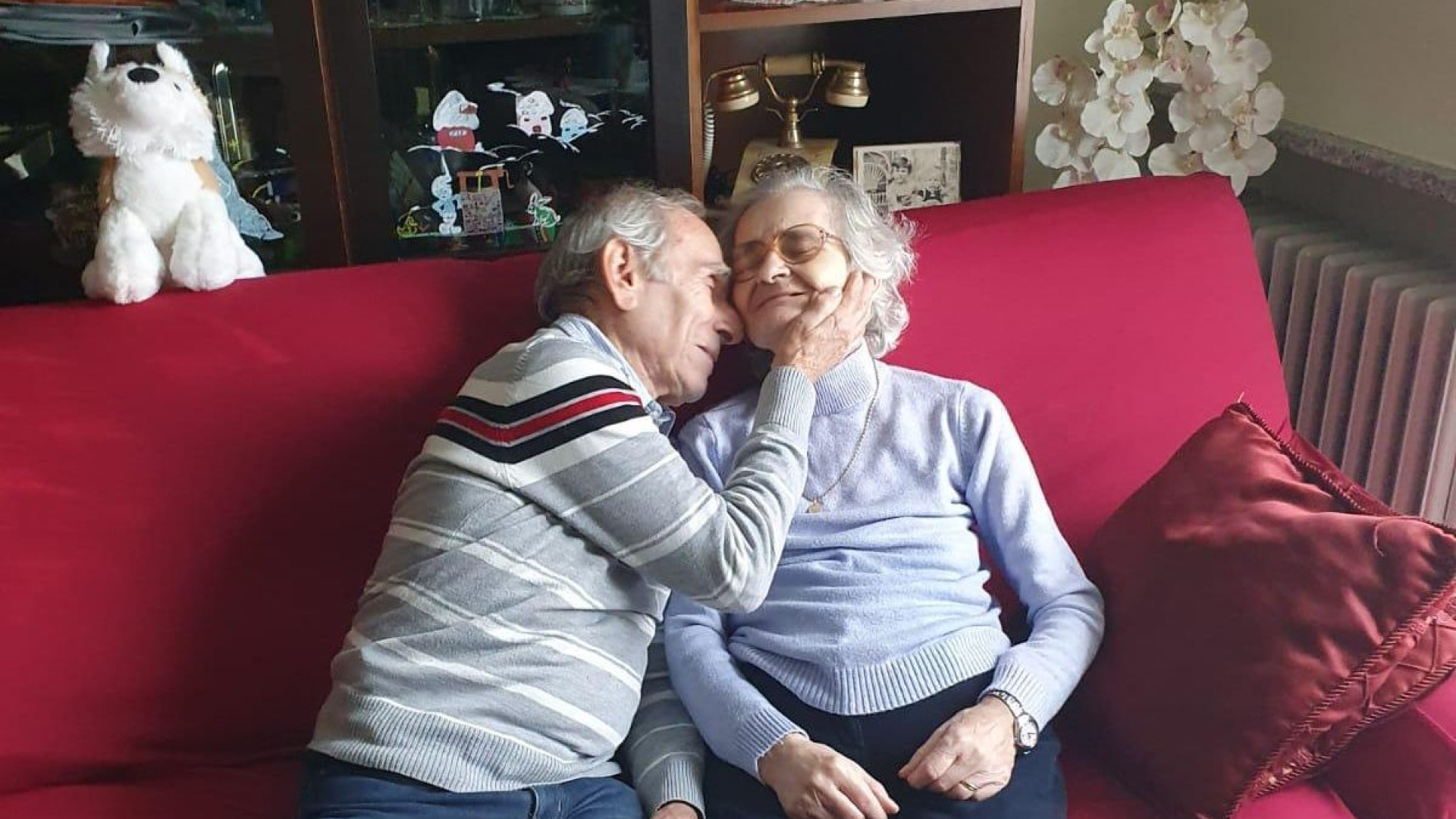 Stefano riabbraccia la moglie tornata a casa: "Ha bisogno di riposo"