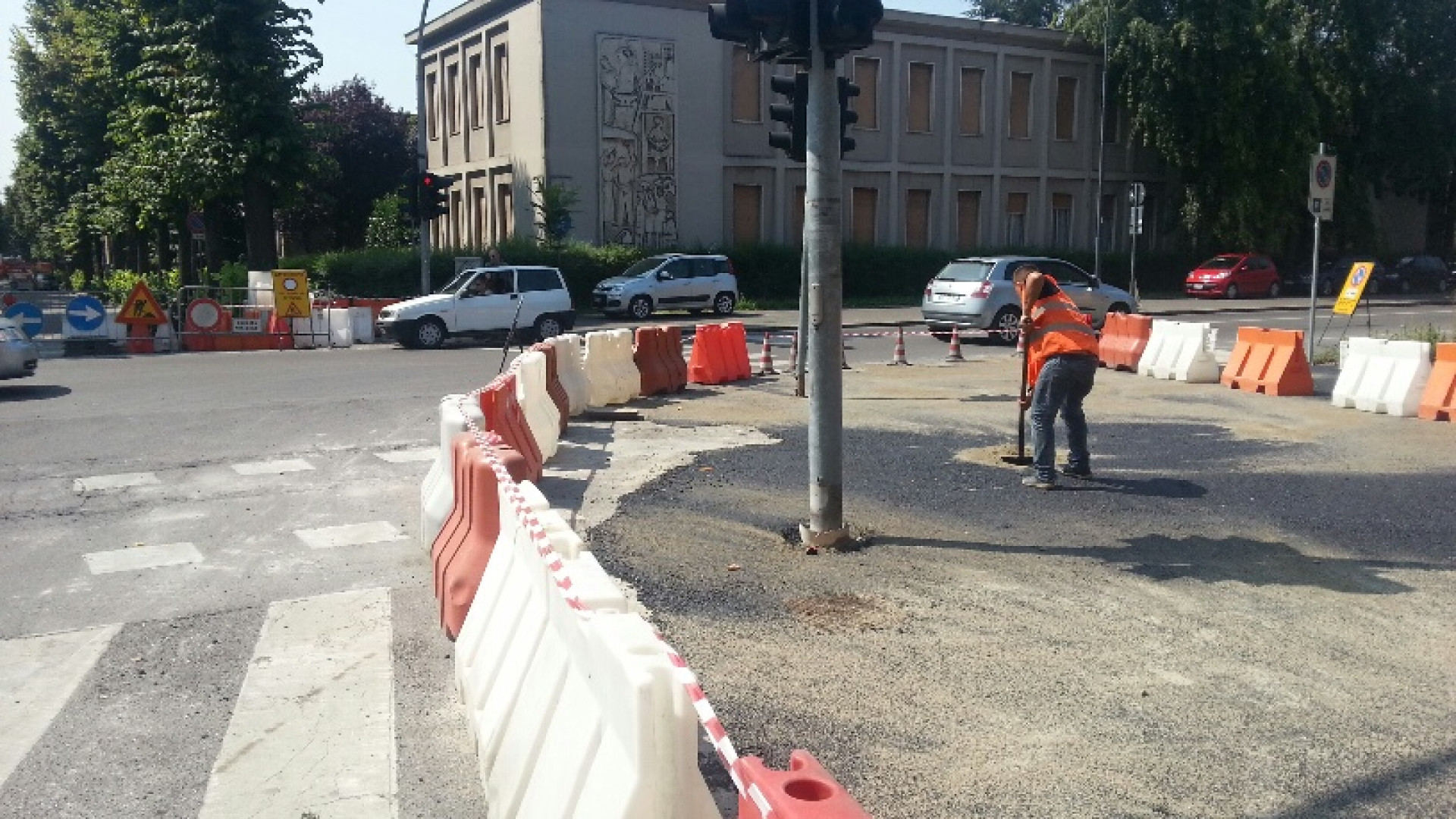 Via IV Novembre, da lunedì addio semaforo: maxi-rotatoria da 27 metri