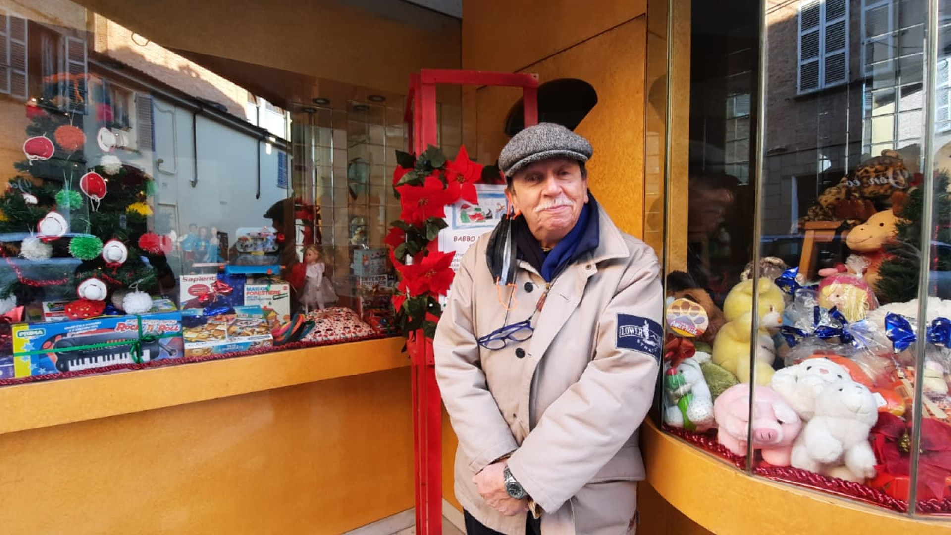 In via Roma ecco il paese dei balocchi: giochi e dolci per i bambini in difficoltà