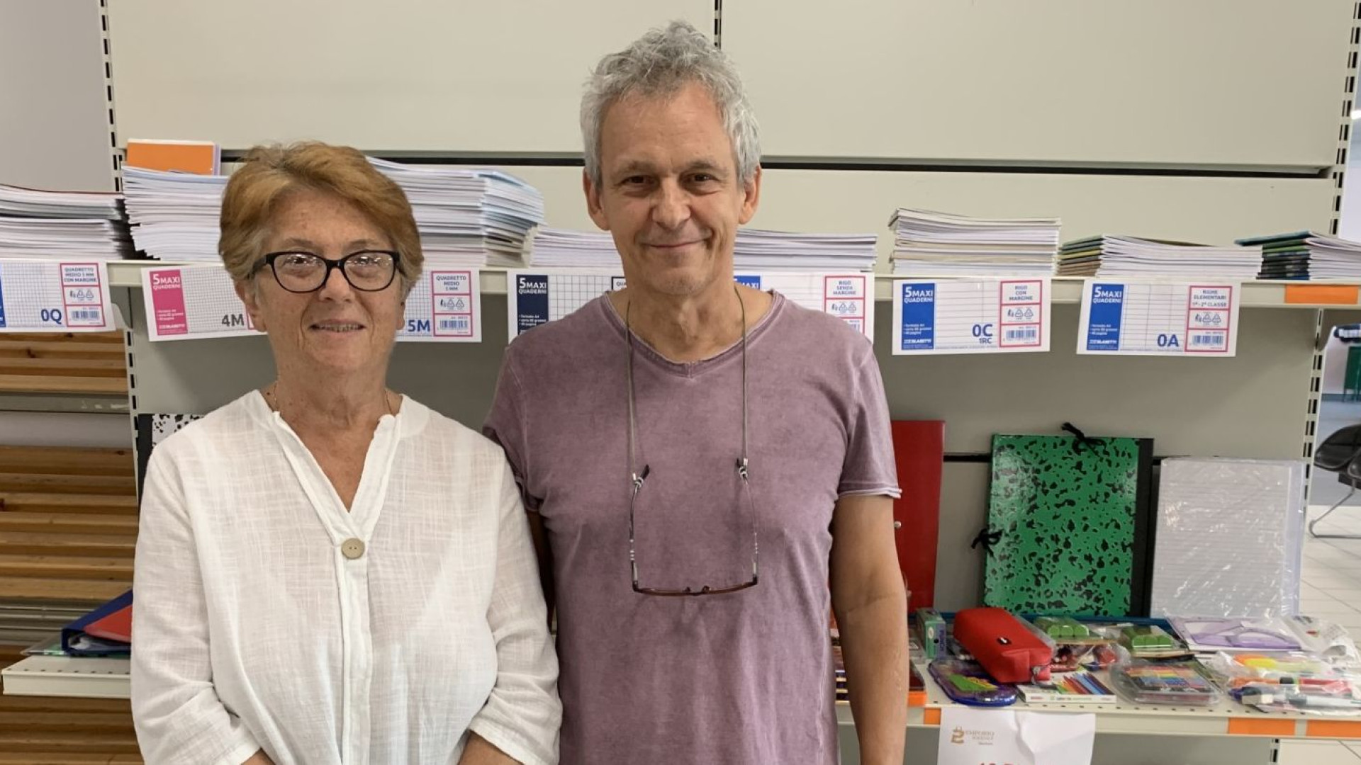 Emporio solidale: doppio appello per materiale scolastico e vestiti usati