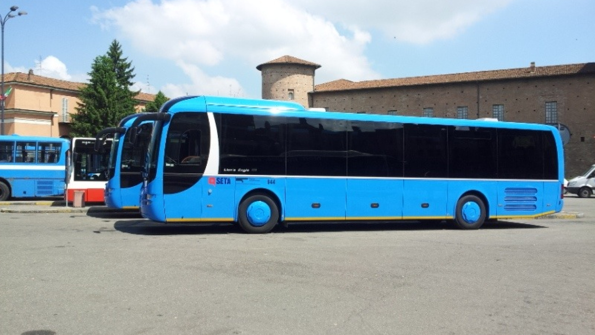 Gallini: “Trovati 47mila euro per abbattere i rincari degli abbonamenti dei bus”