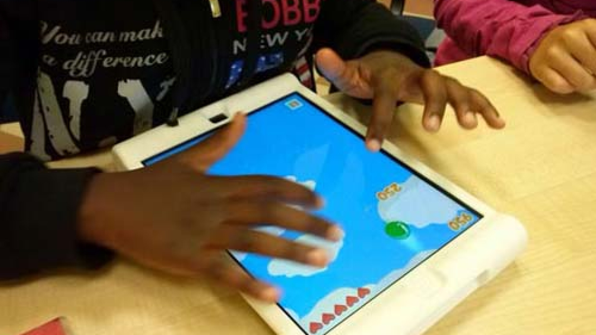 Disabilità e comunicazione: con i tablet 102 bambini sono tornati a sorridere