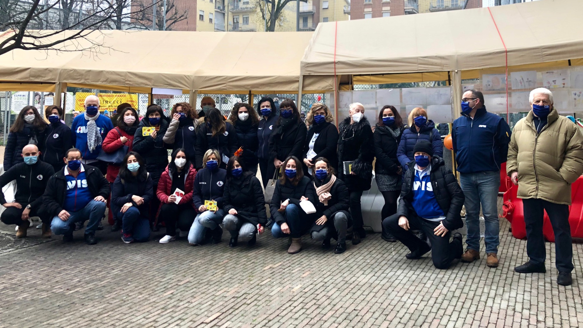 Avis, doppia solidarietà: gazebo per gli alunni e regali in pediatria