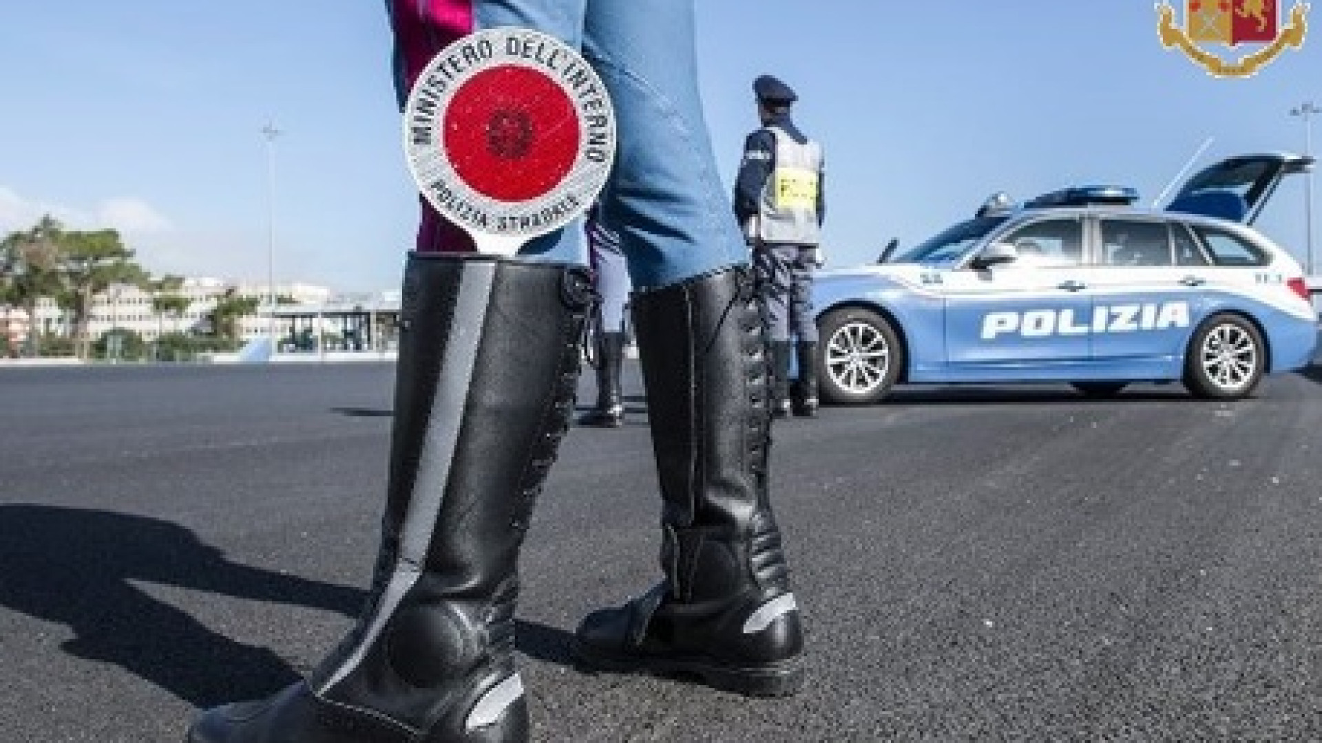 Sette migranti afghani nascosti in un tir scoperti all'area di servizio Nure Nord