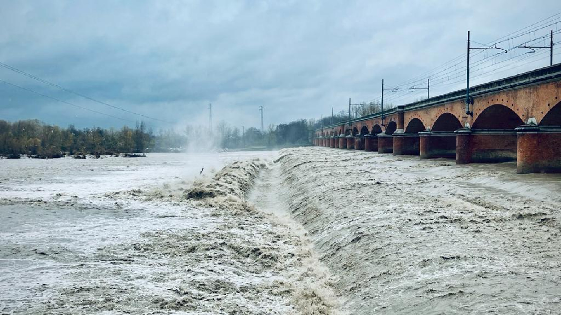 La pioggia fa ingrossare Nure e Trebbia, il Po sale a 1.30 metri. Allerta vento