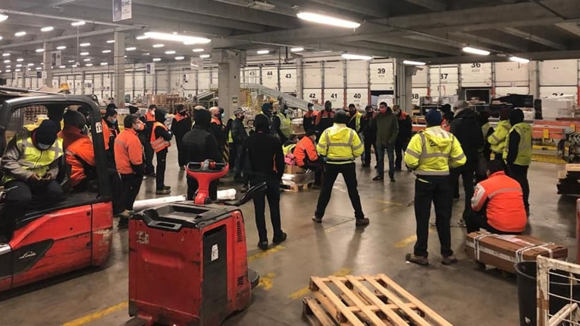 FedEx Tnt lascia Piacenza "con effetto immediato". Tremano 400 lavoratori