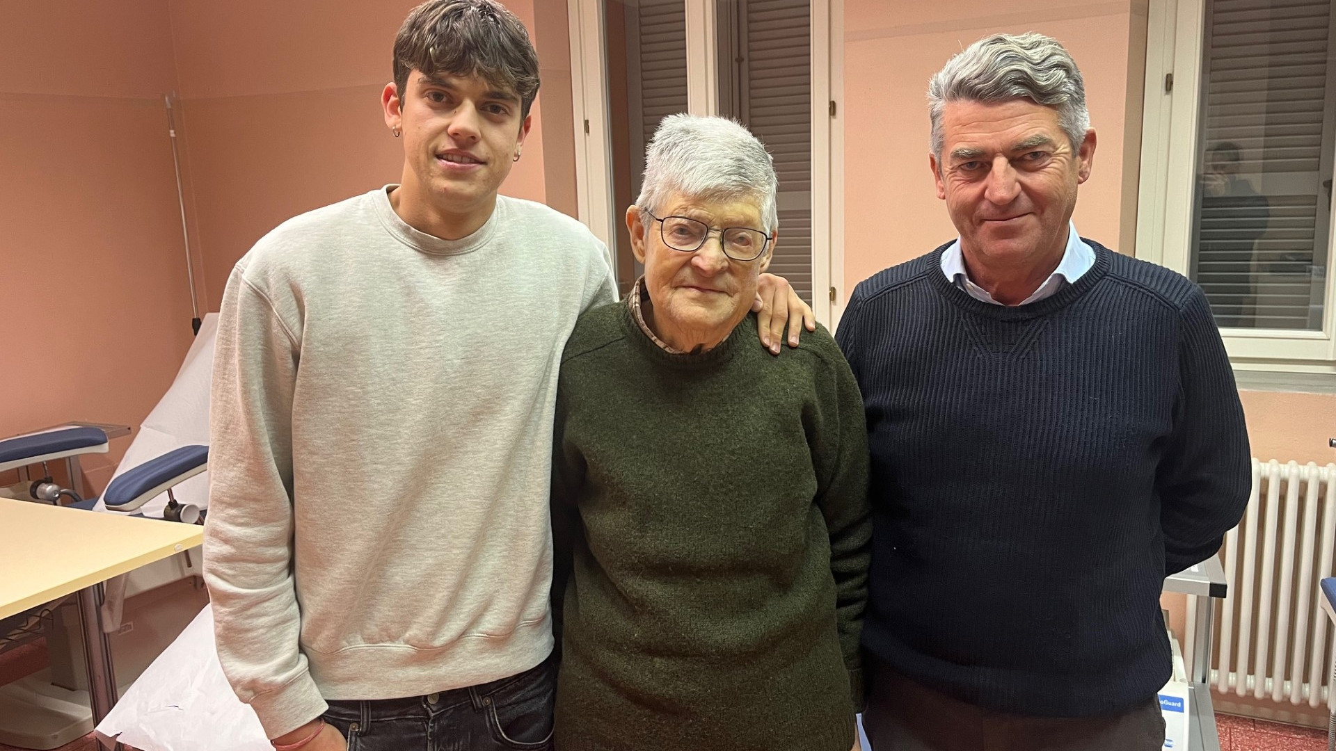 Nonno, papà e figlio: "Donare sangue è una tradizione di famiglia che fa bene a tutti"