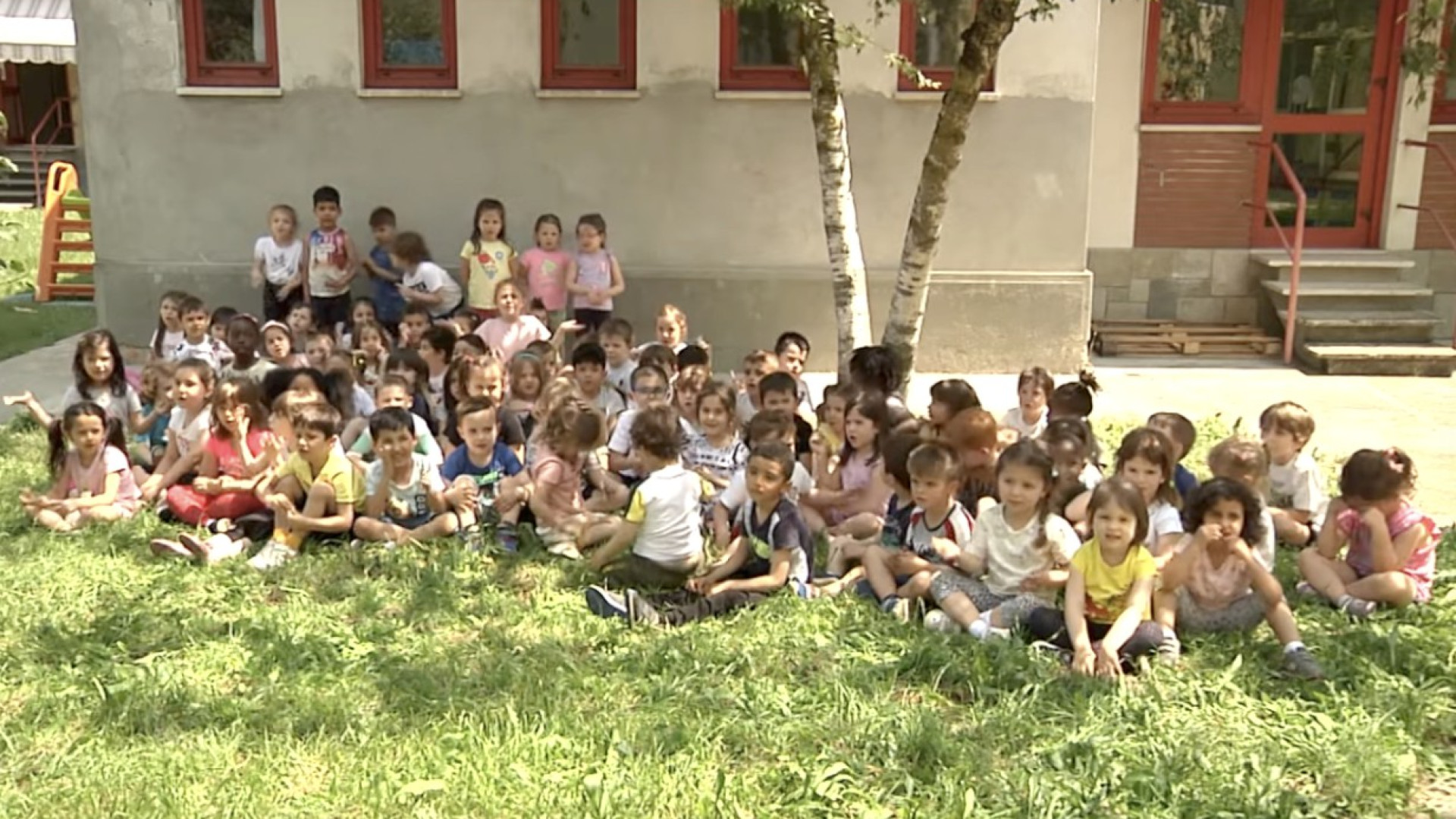 "Per ricordare che... la vita è adesso", 700 piccoli studenti in coro per la pace