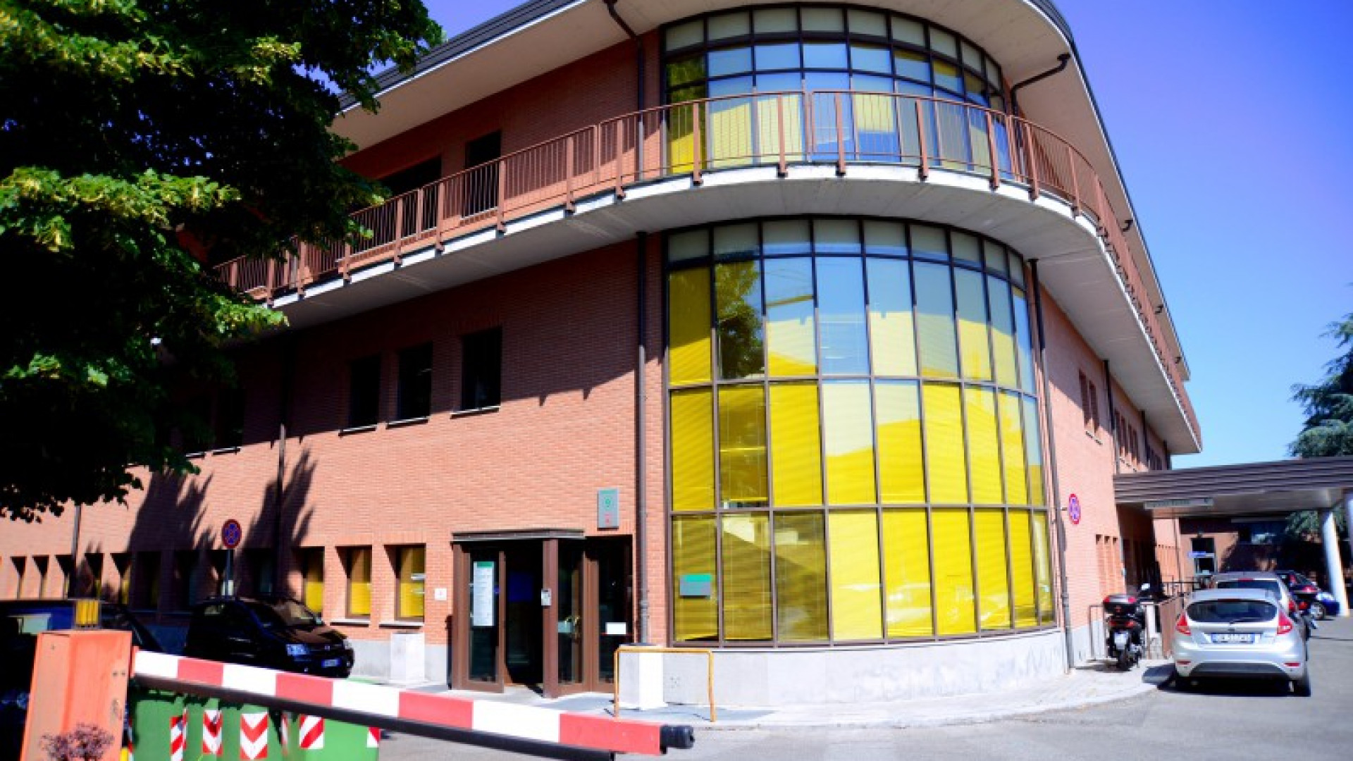 Ricoverato nella notte l'infermiere piacentino che lavora all'ospedale di Codogno. Protocollo coronavirus anche per una famiglia. Attesa esiti