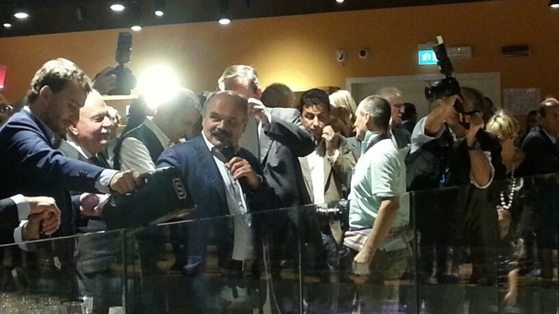 Farinetti inaugura Eataly: "Una sfida vinta contro la crisi". Foto