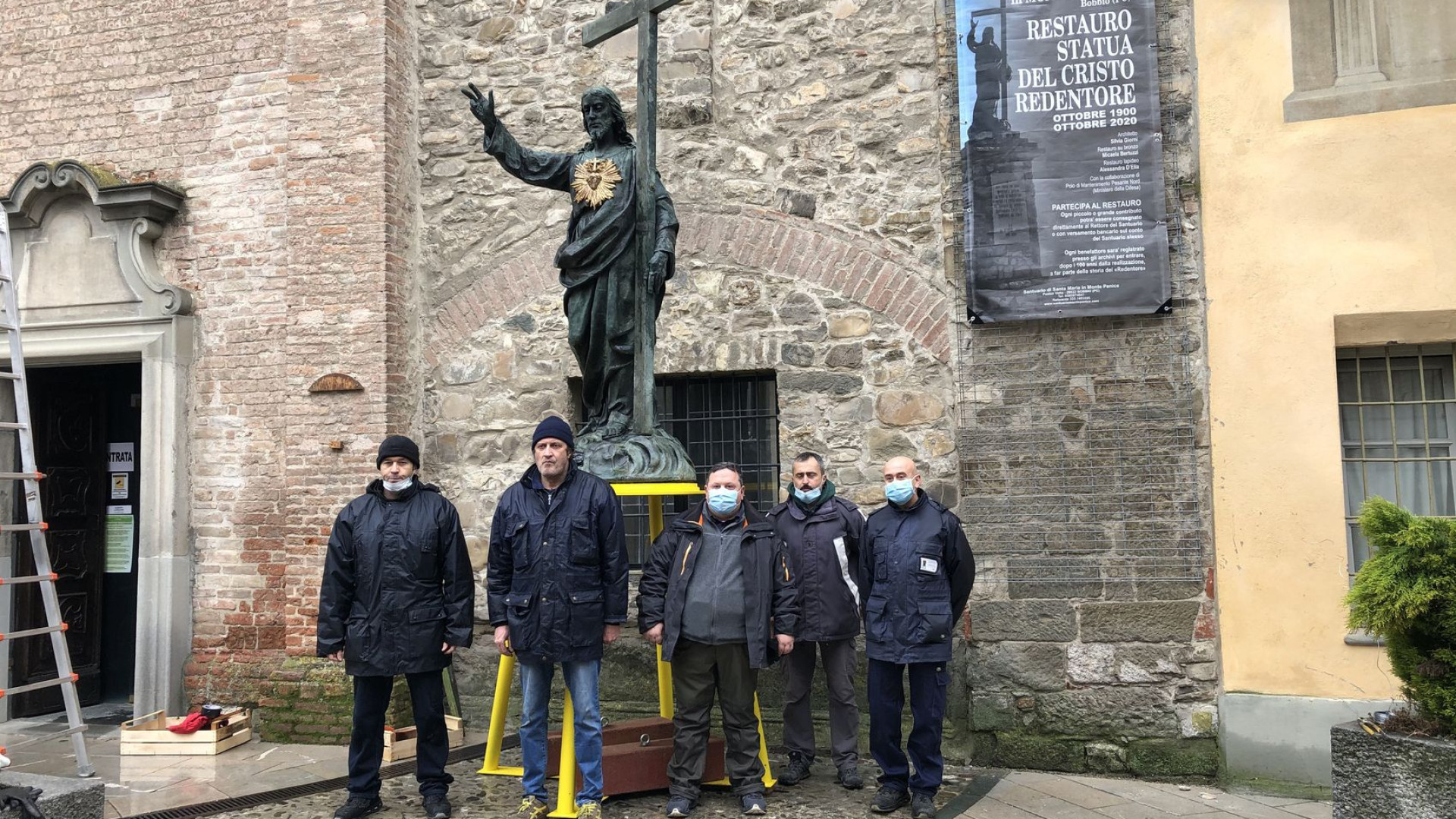 Il Cristo del Penice torna a Bobbio 120 anni dopo: esposto davanti al Duomo