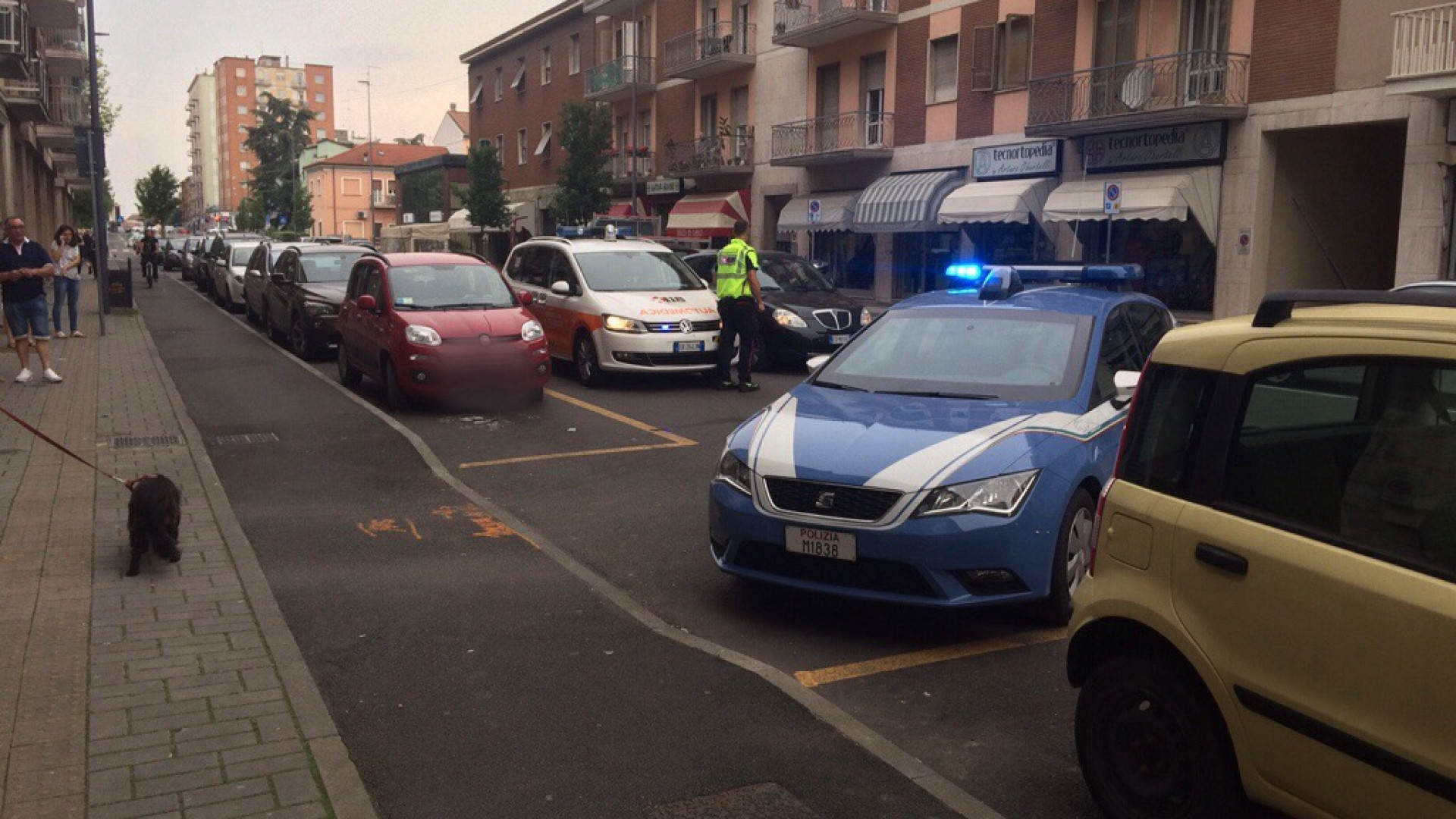 Omicidio in viale Dante: donna trafitta da cinque coltellate. Il marito si è costituito