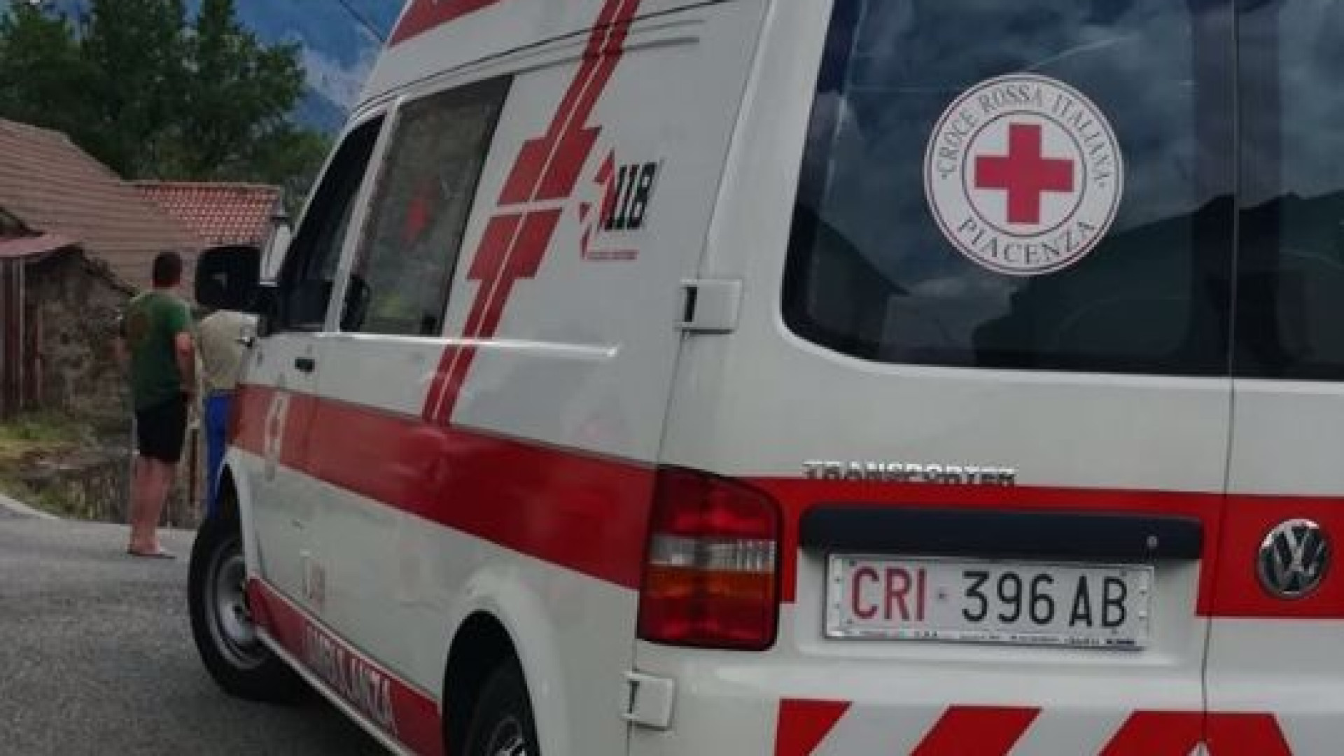 Donna in shock anafilattico per la puntura di un'ape, malore per il soccorritore