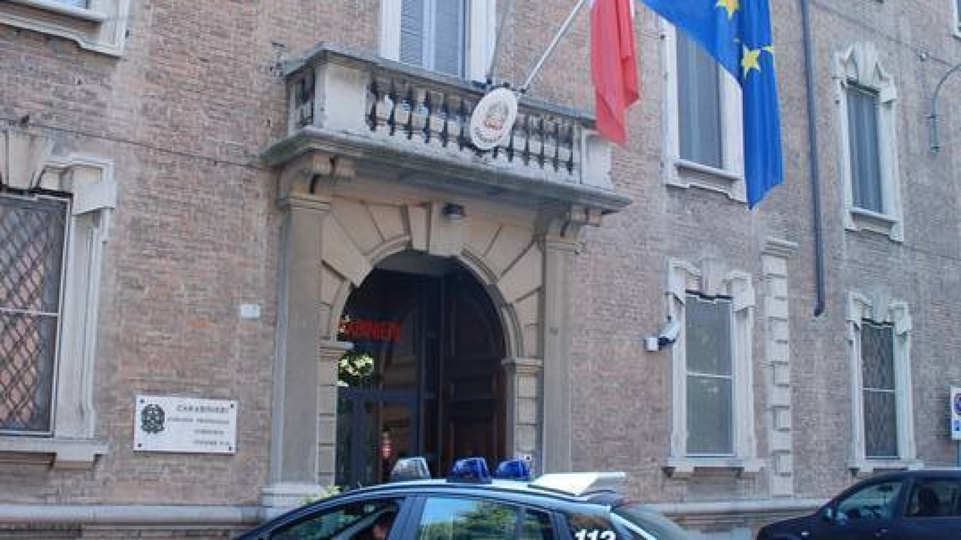 Manifestazione davanti alla caserma  dei carabinieri di via Beverora, 50 denunce